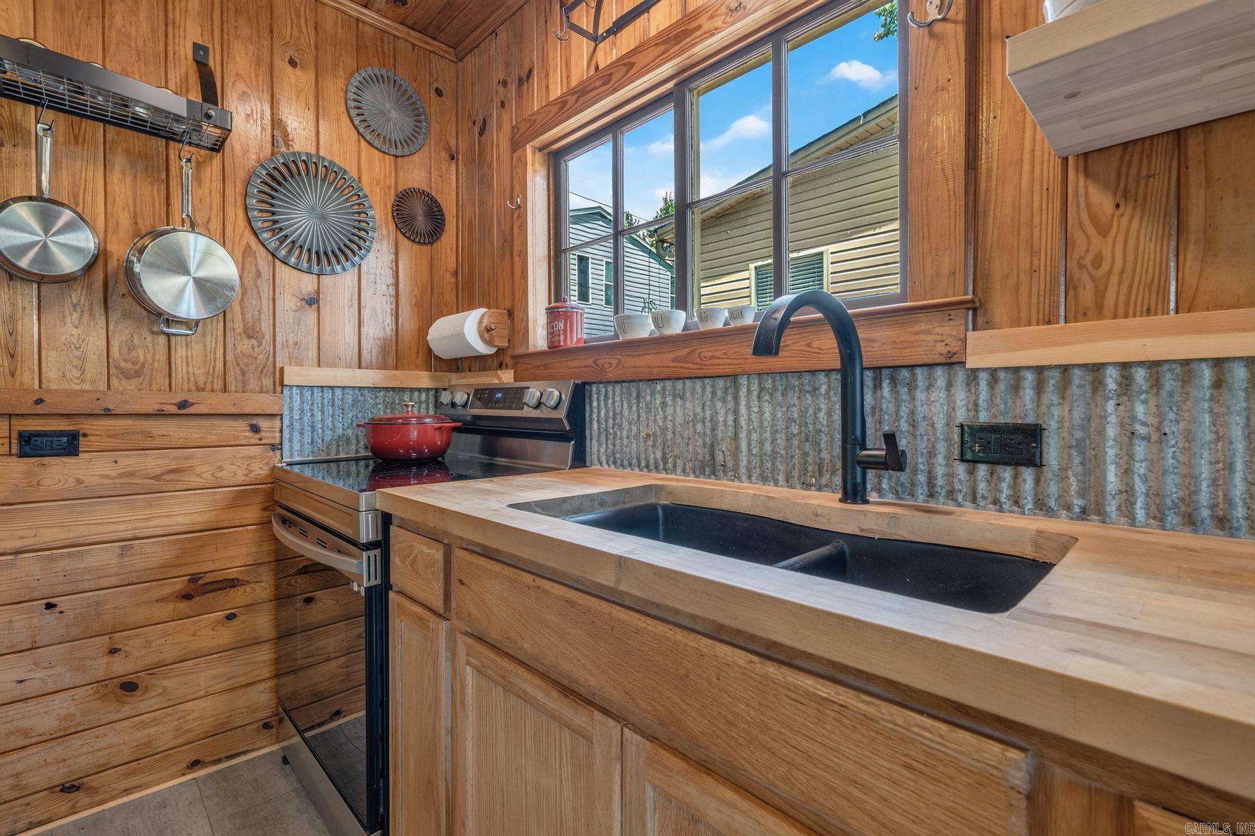 386 Arrowpoint Road Property Photo 15