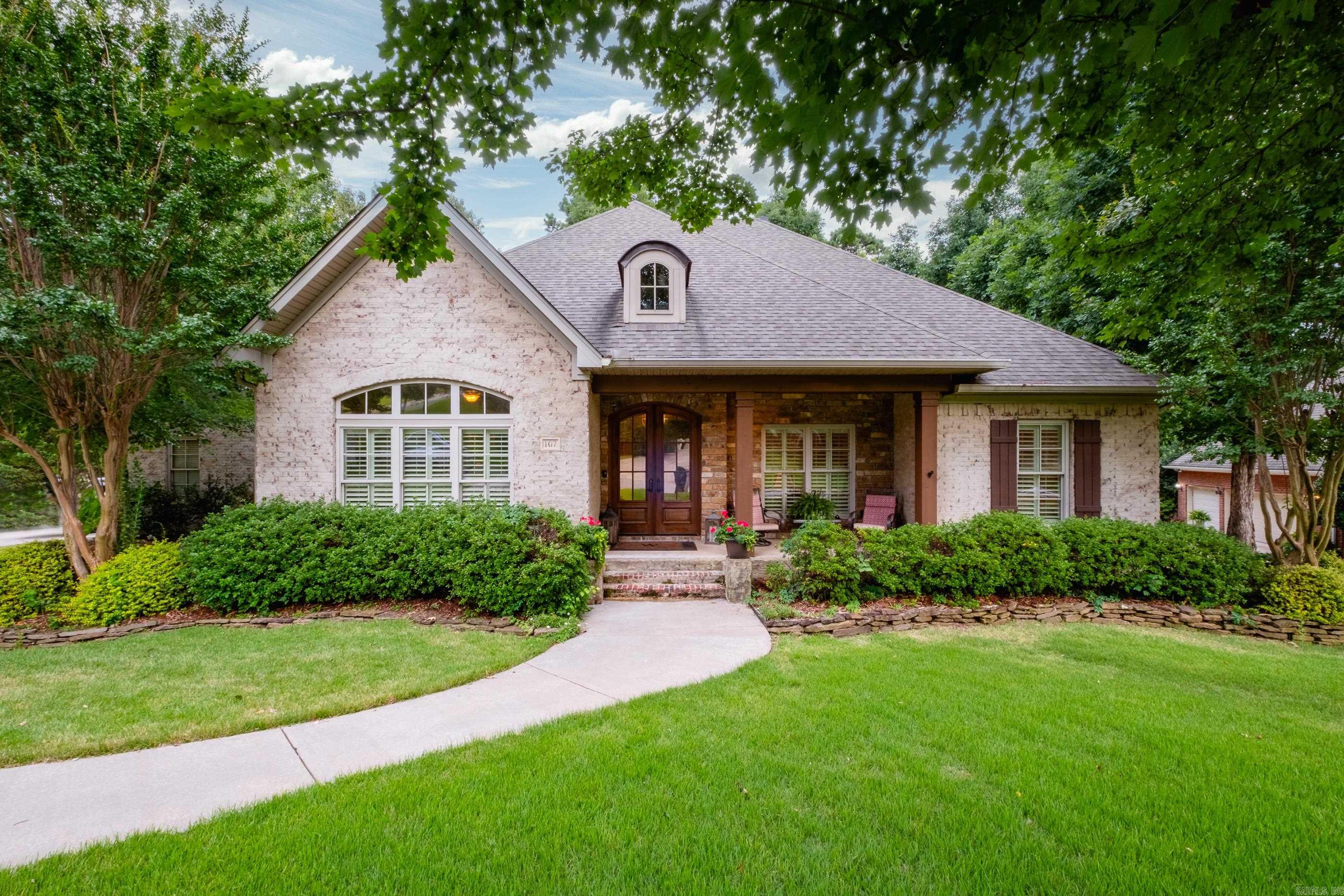 107 Noyant Drive Property Photo 1