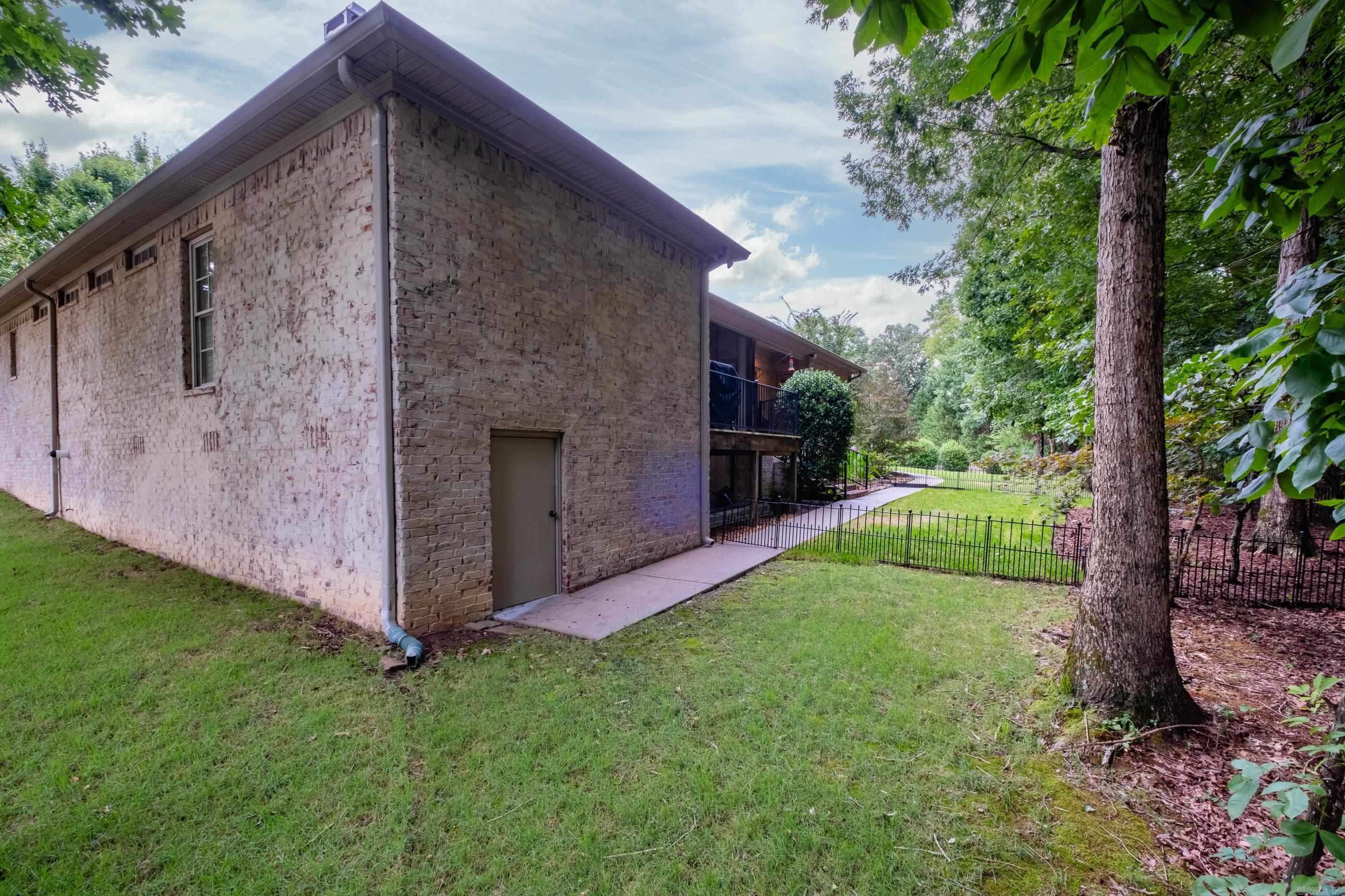 107 Noyant Drive Property Photo 45