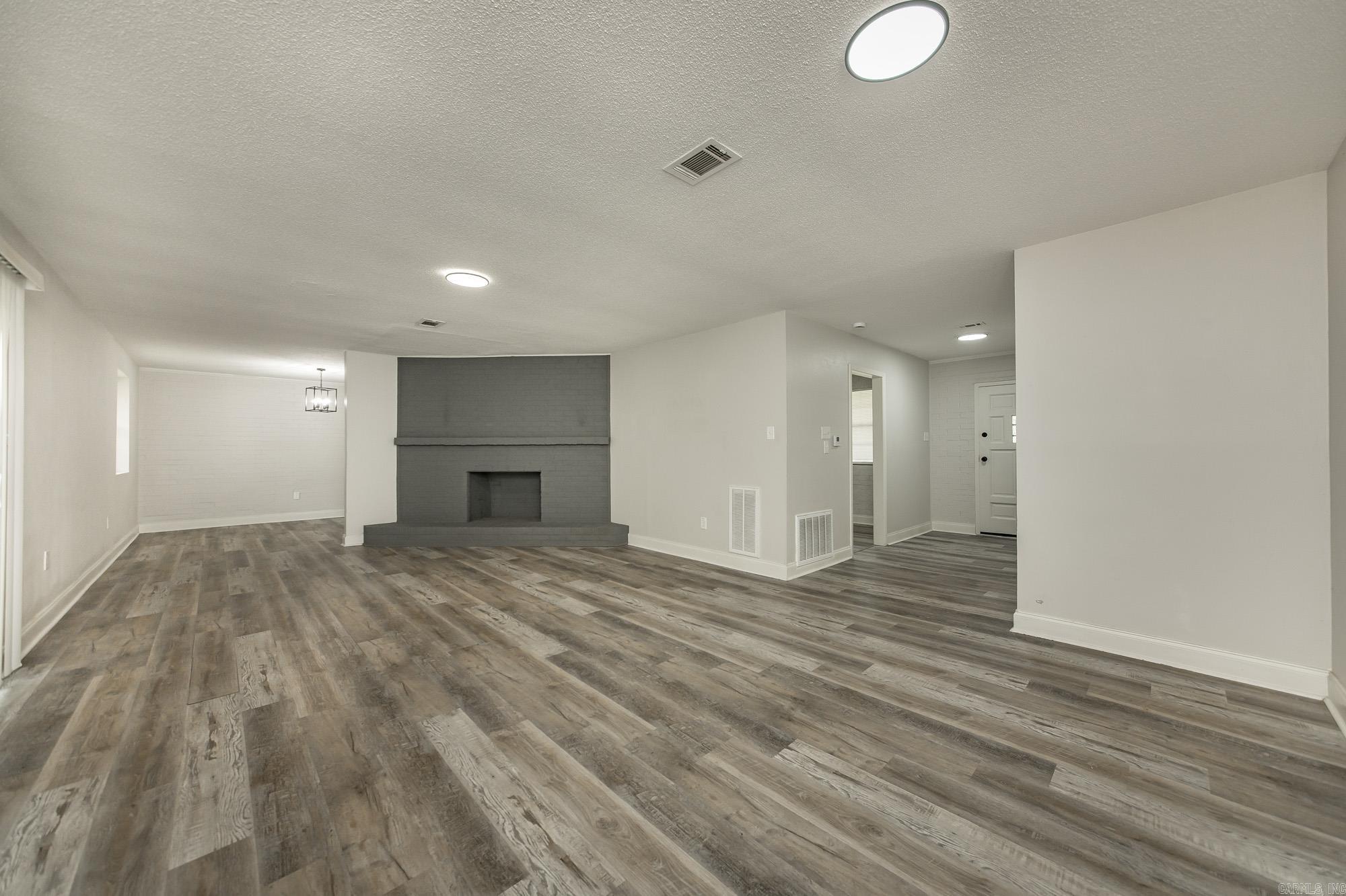 2112 Lancelot Lane Property Photo 2