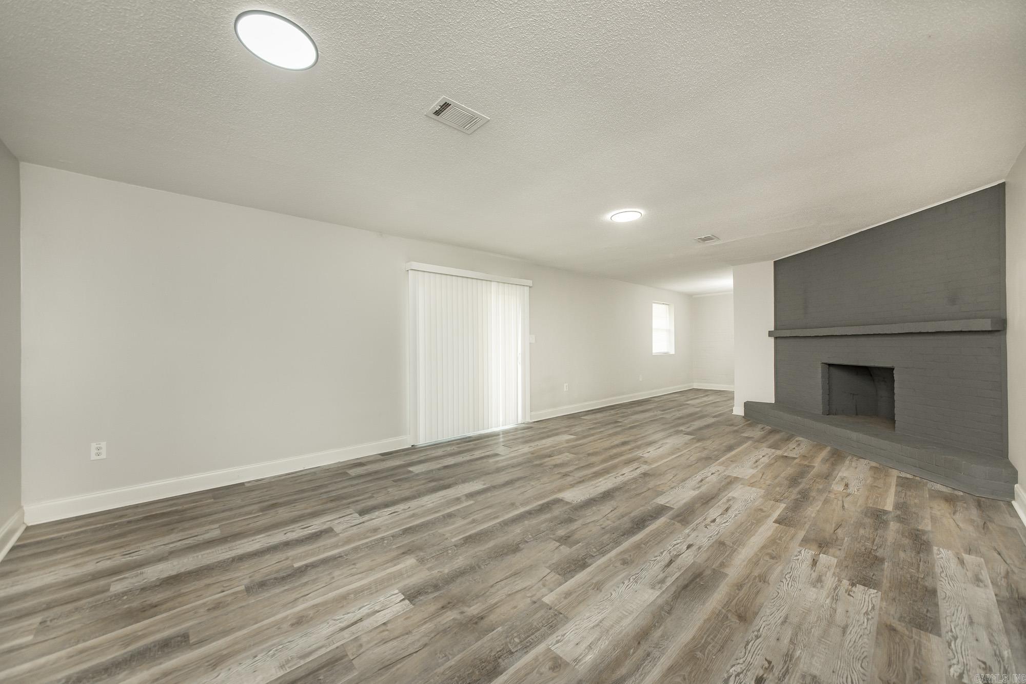 2112 Lancelot Lane Property Photo 6