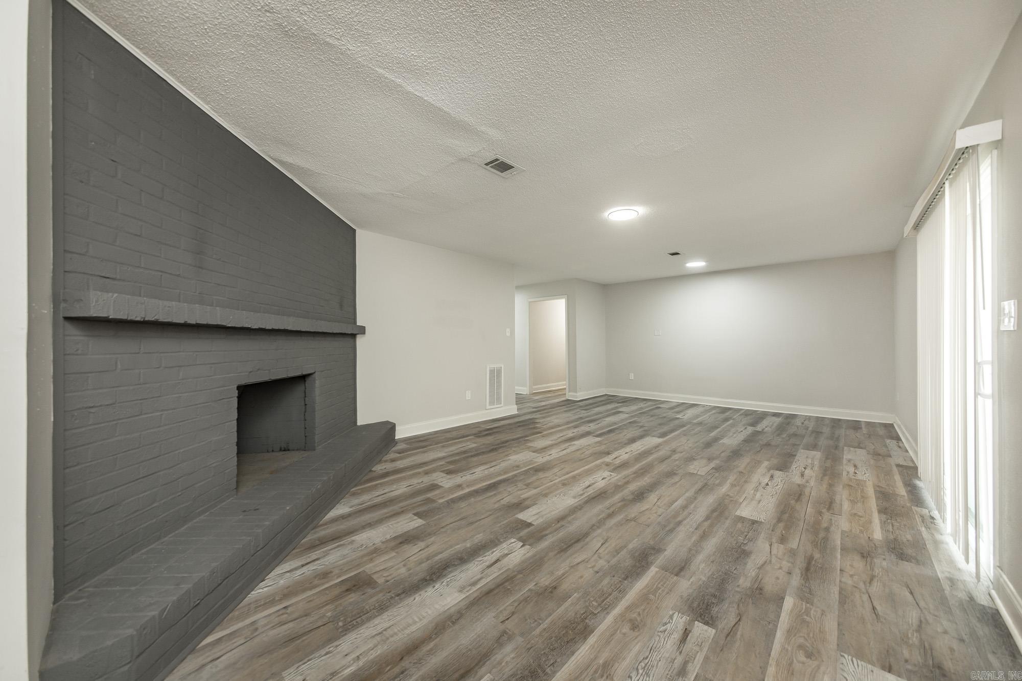 2112 Lancelot Lane Property Photo 8