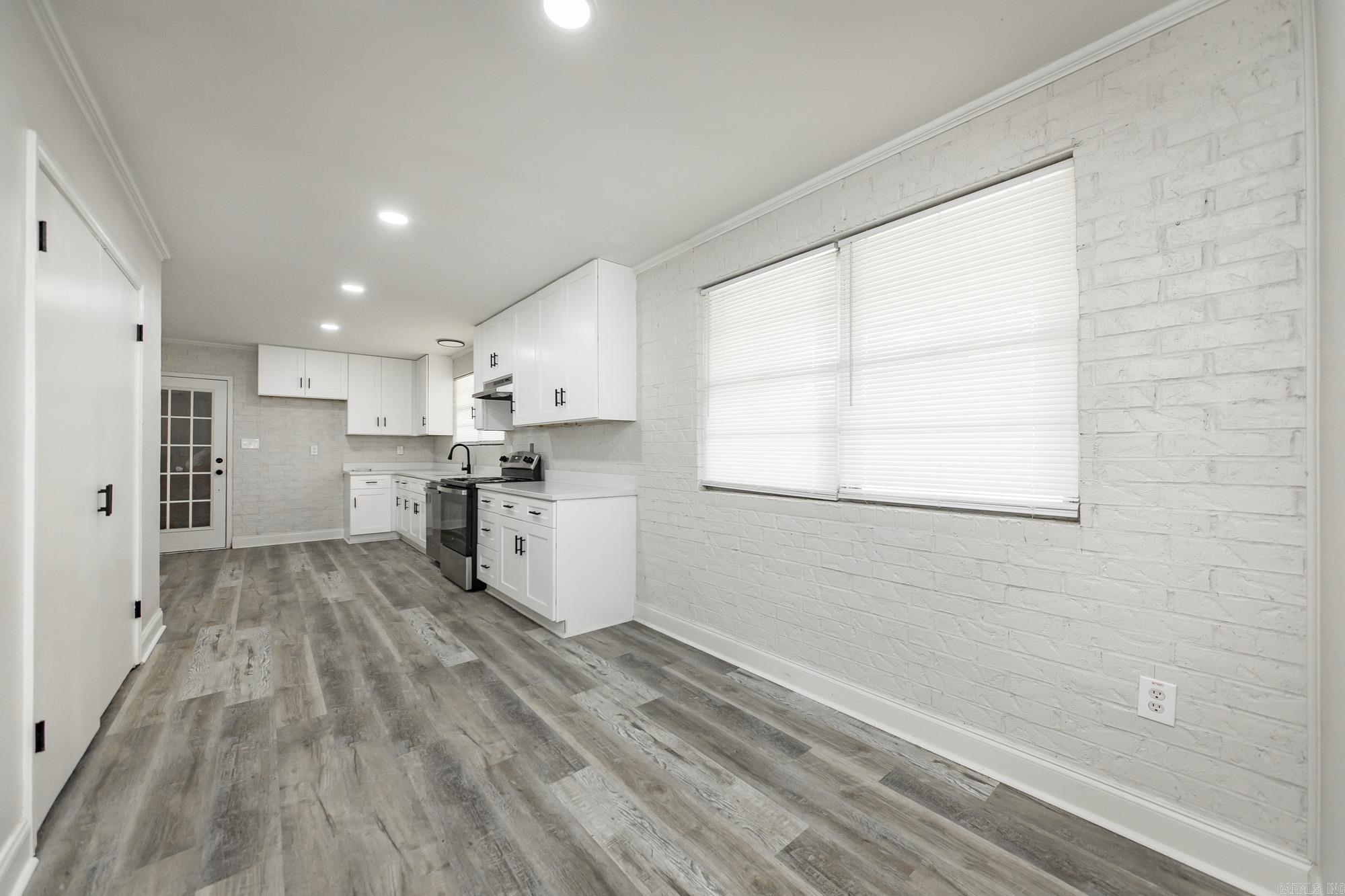 2112 Lancelot Lane Property Photo 12
