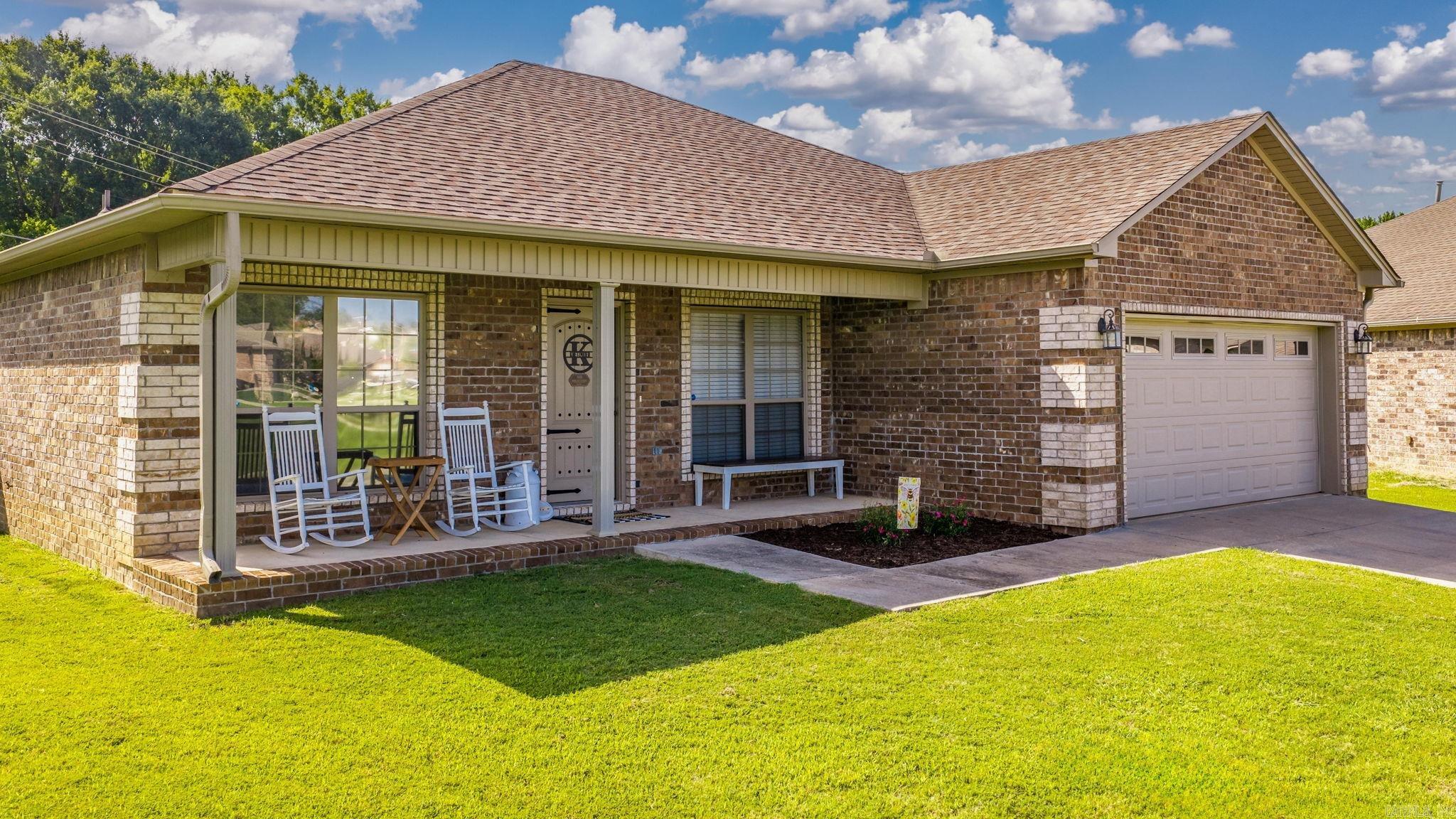 85 Smarty Jones Circle Property Photo 1