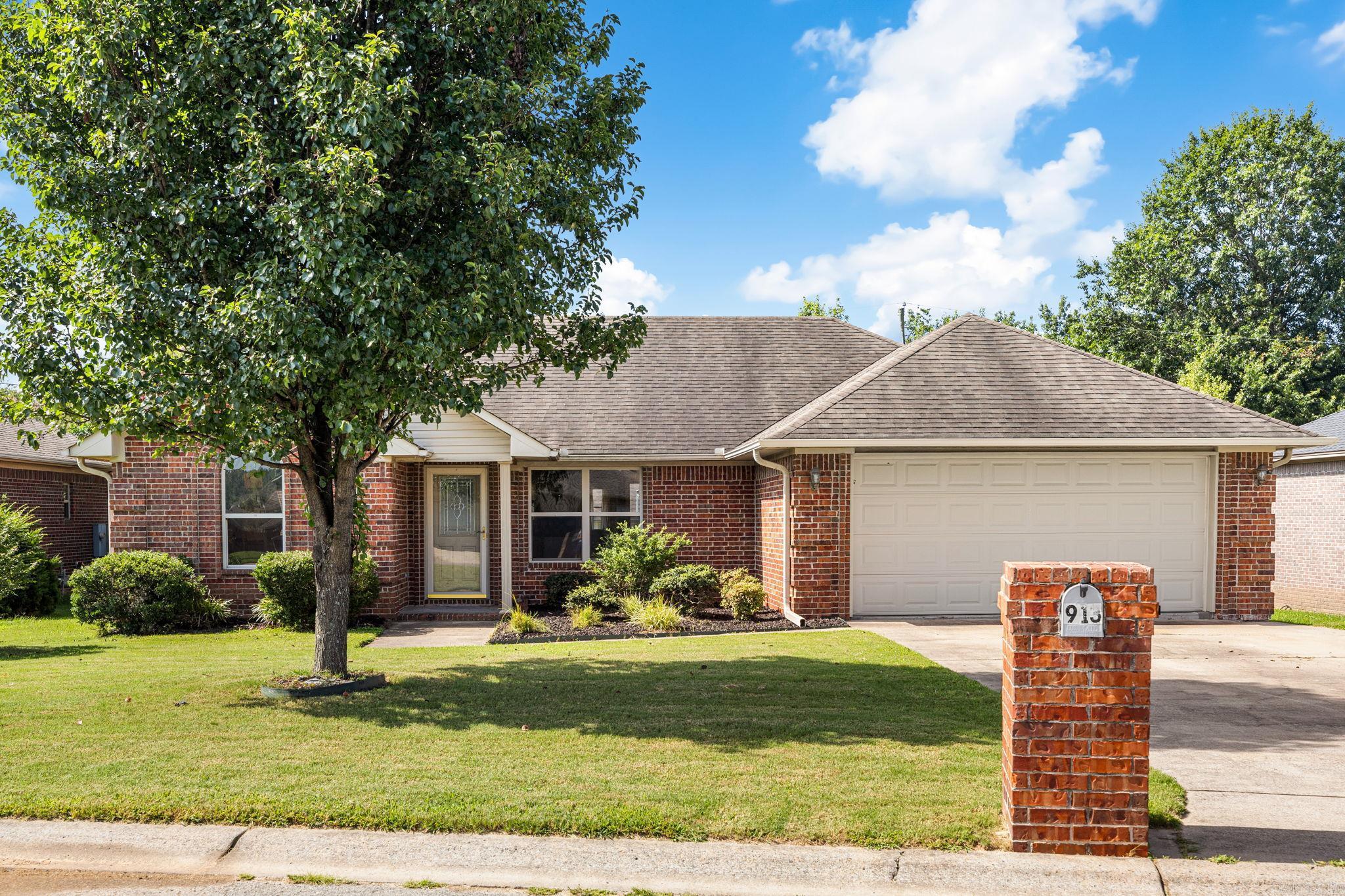 913 Mesquite Trail Property Photo 5