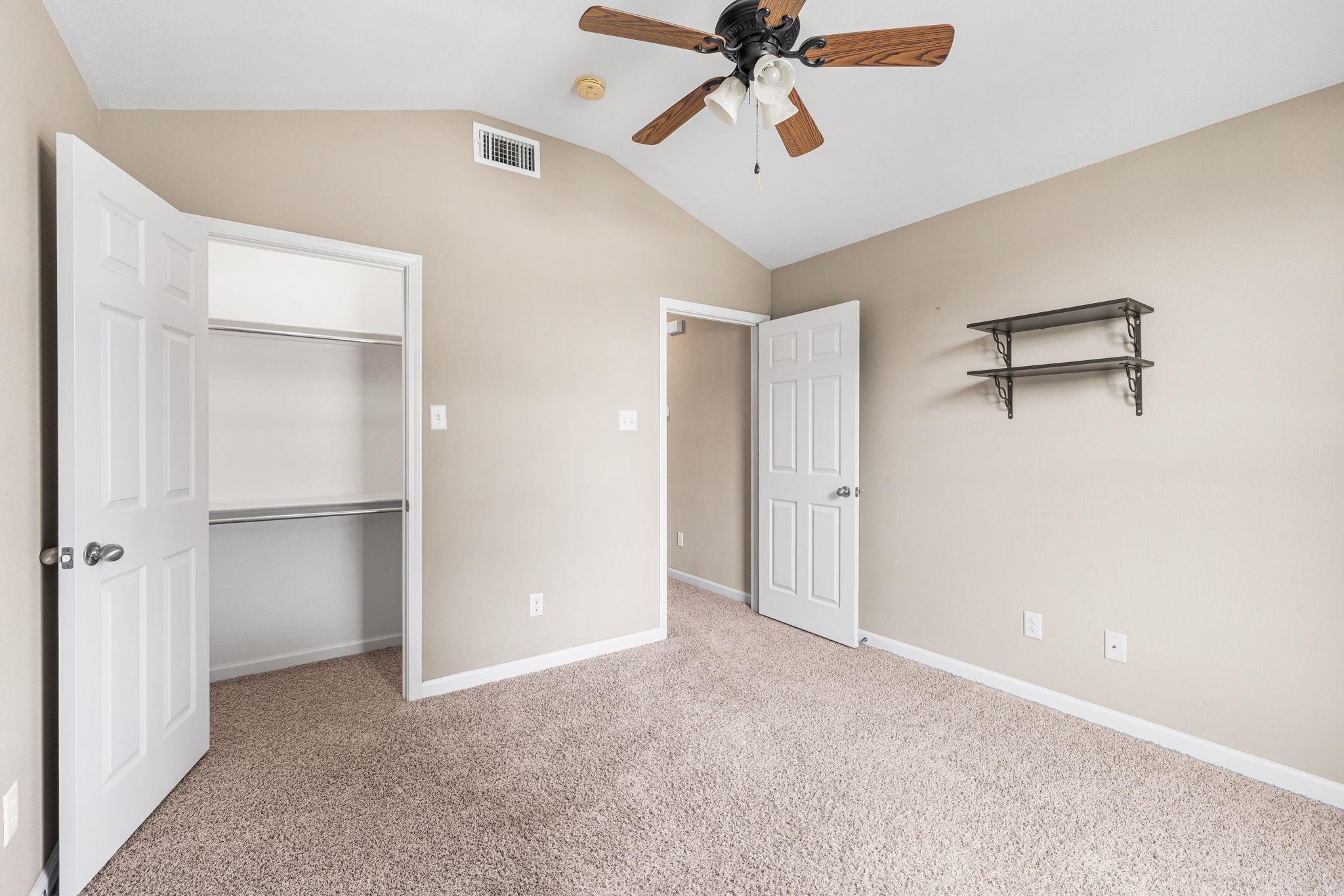 913 Mesquite Trail Property Photo 28