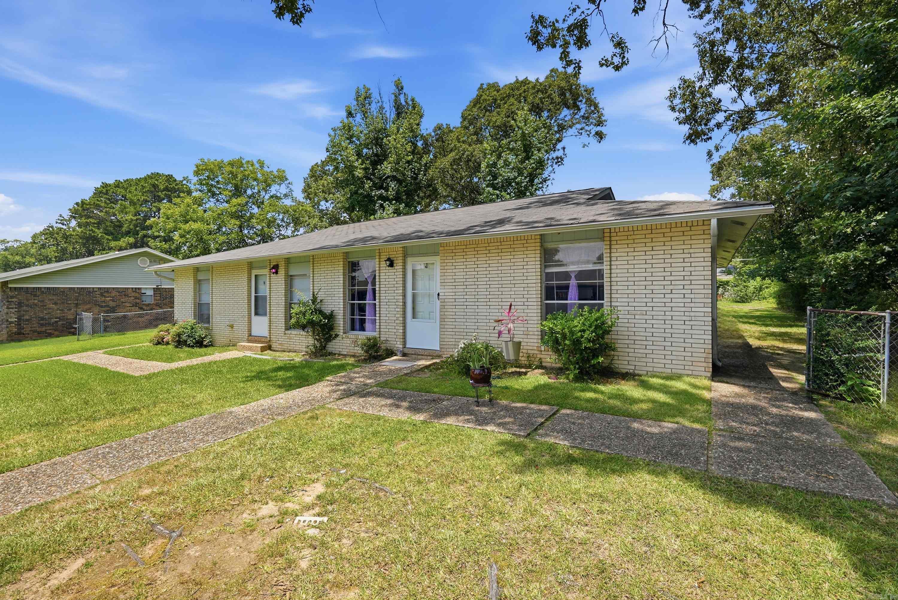 3 E Laramie Drive Property Photo 3
