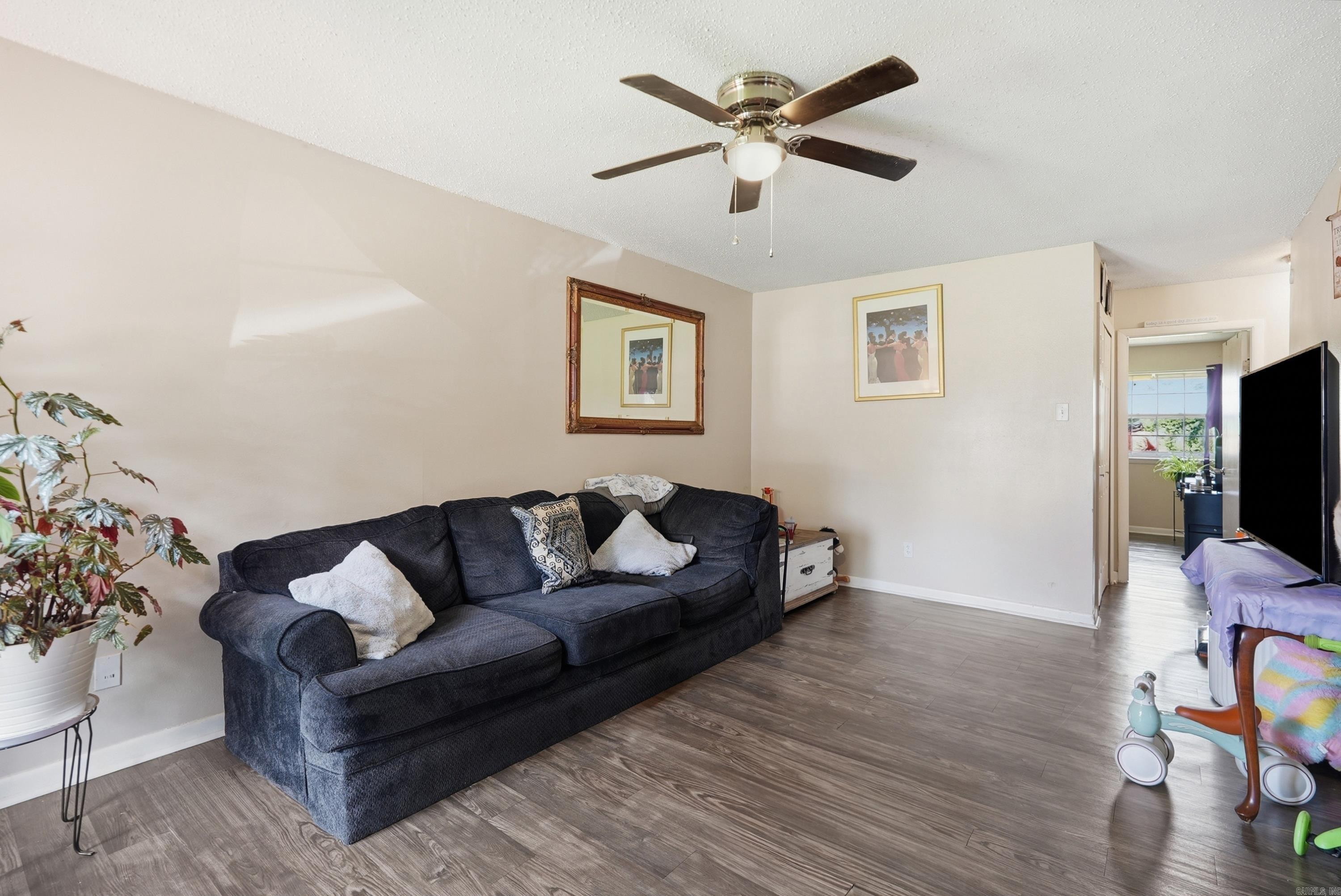 3 E Laramie Drive Property Photo 7