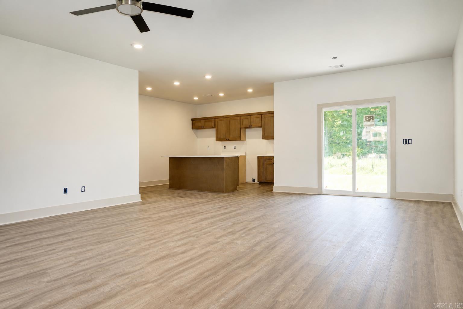 5410 Lotus St. Property Photo 3