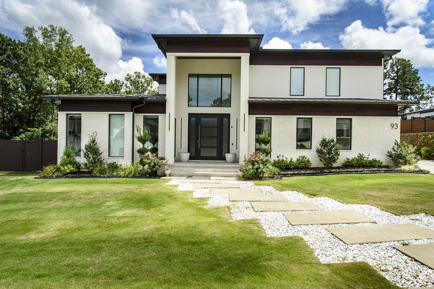 93 Orle Circle Property Photo 2