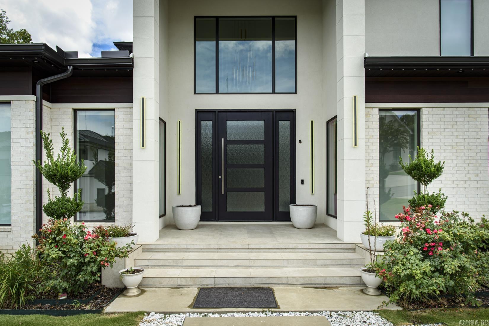 93 Orle Circle Property Photo 3