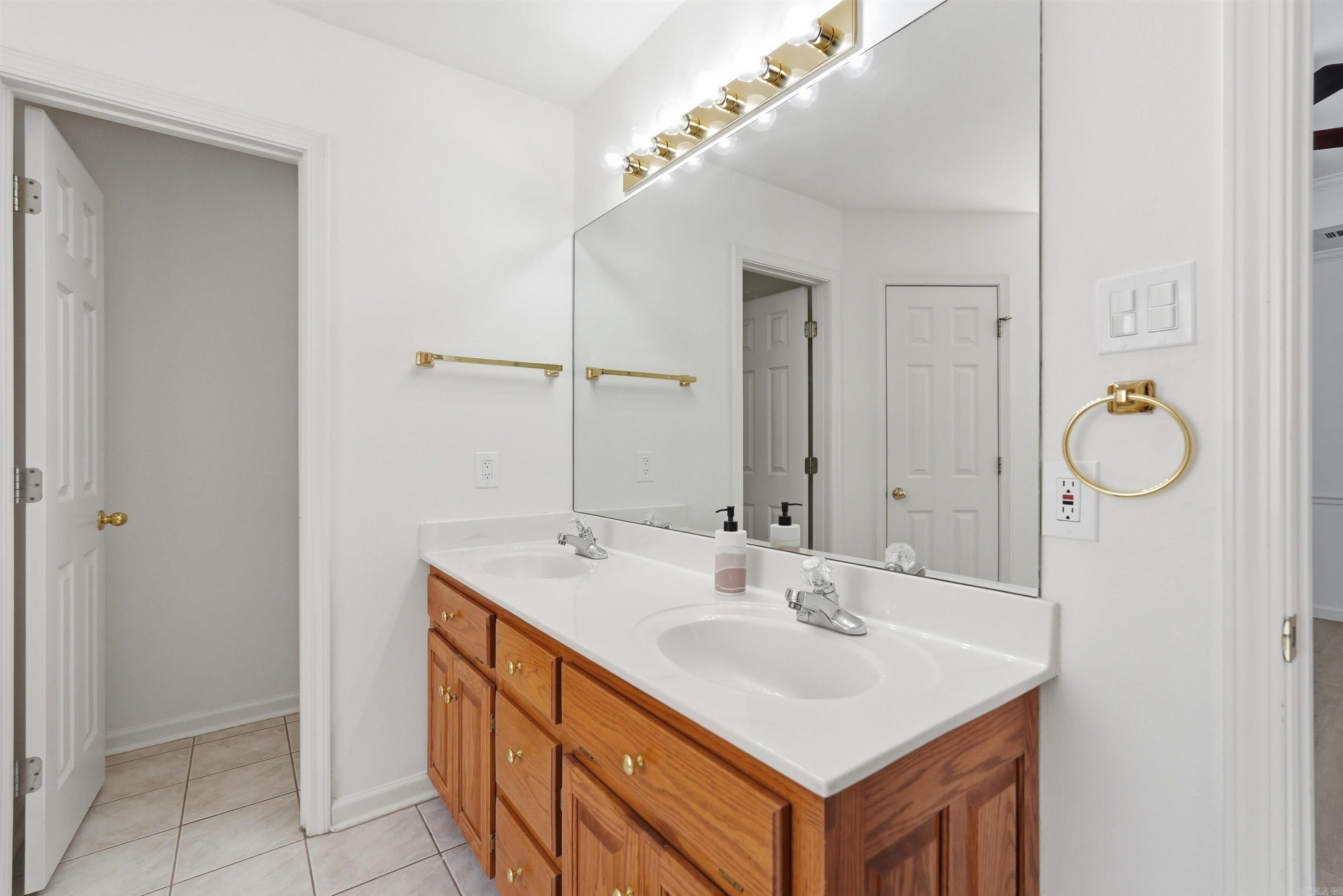 2015 Cherrybend Drive Property Photo 17