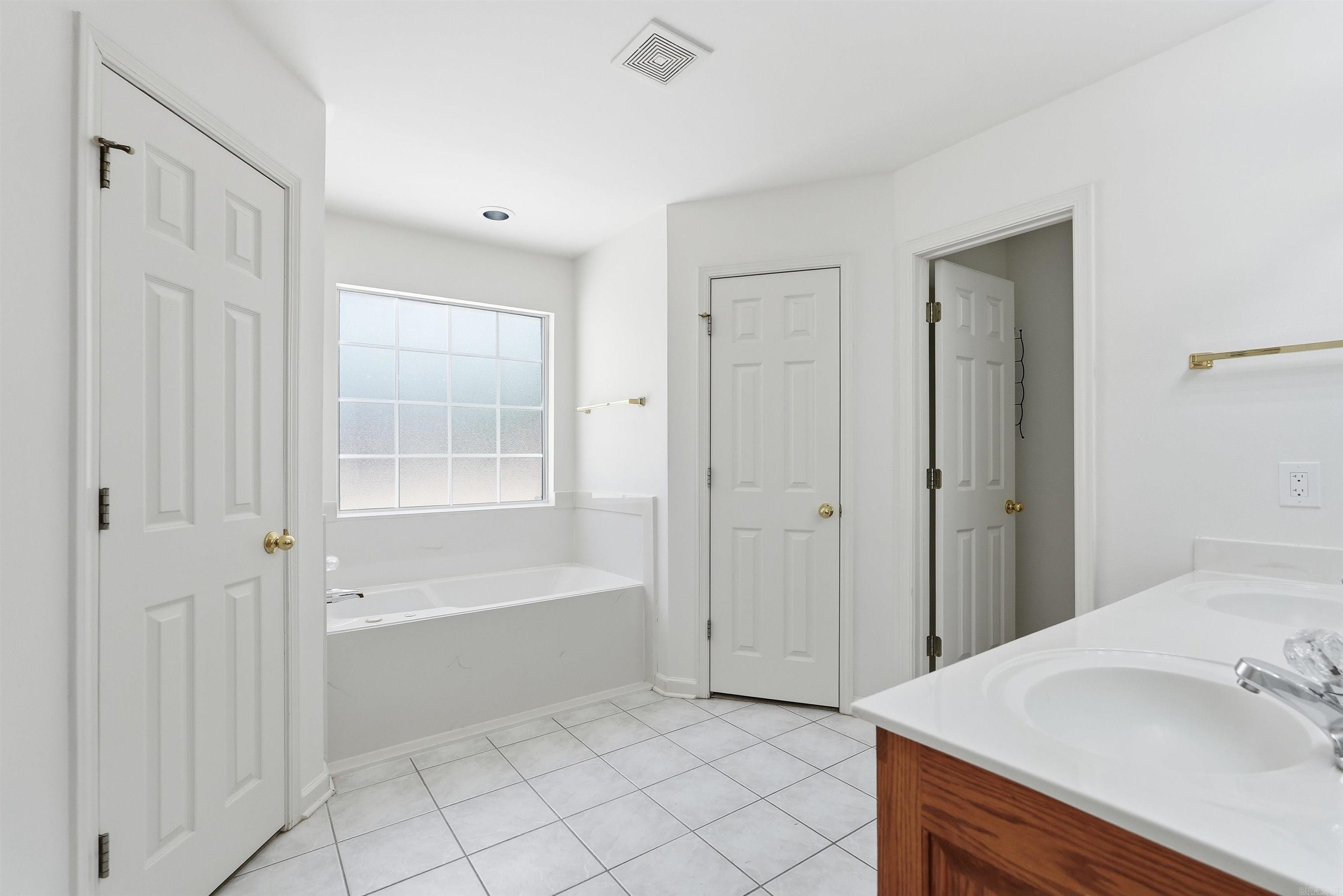 2015 Cherrybend Drive Property Photo 18
