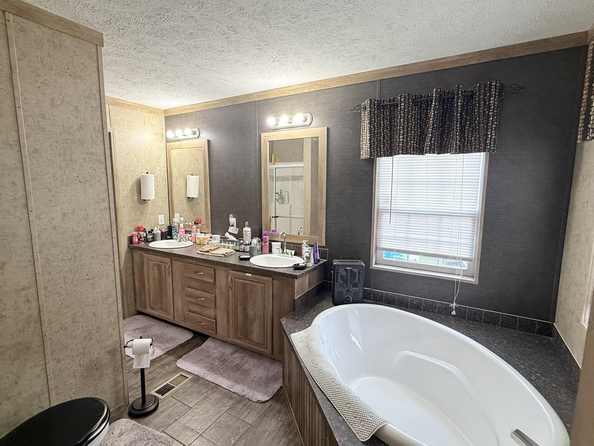 2572 Cooper Hollow Property Photo 14