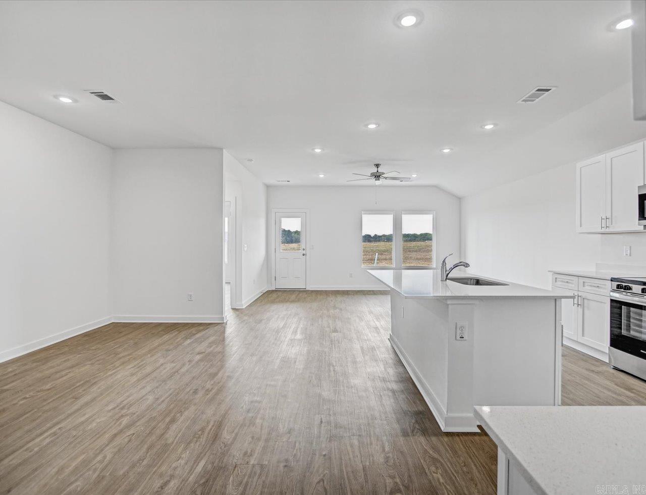 422 S Cherry Street Property Photo 4