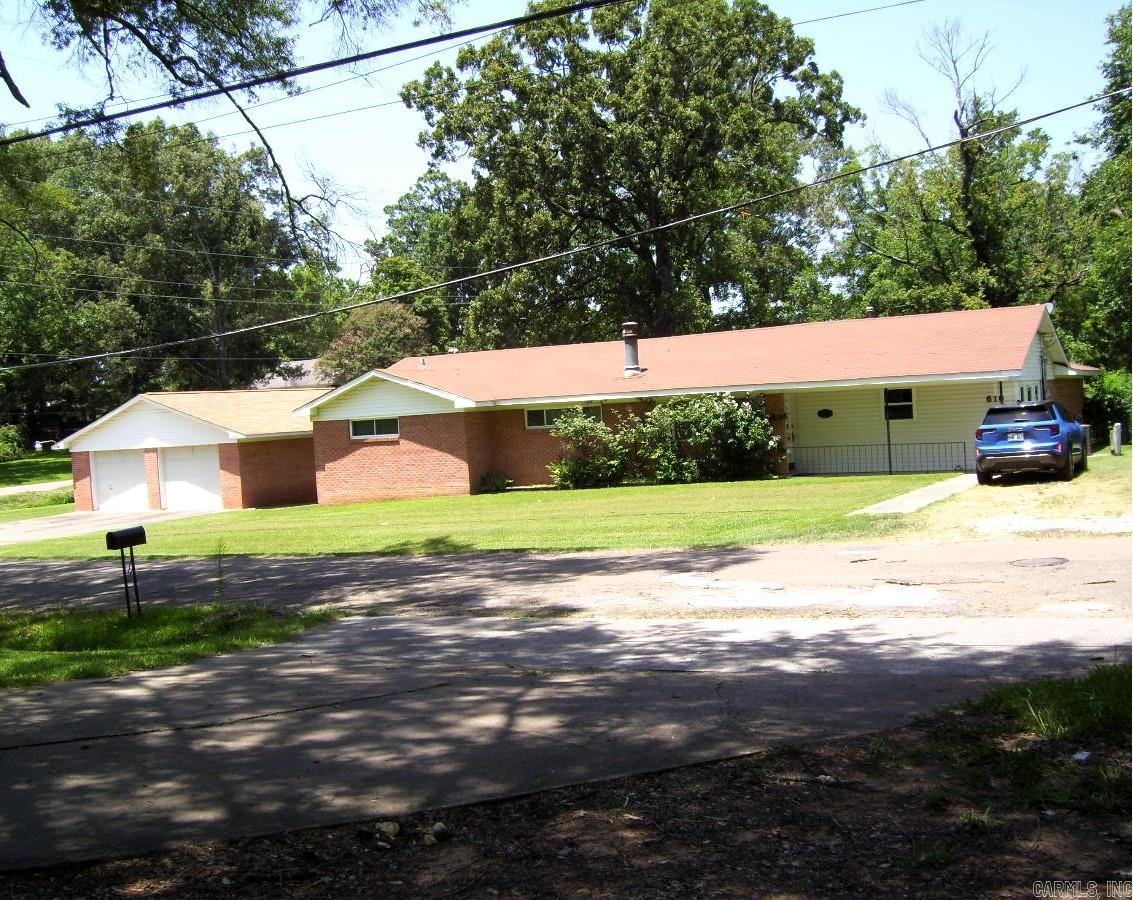 610 Burke St Property Photo 2