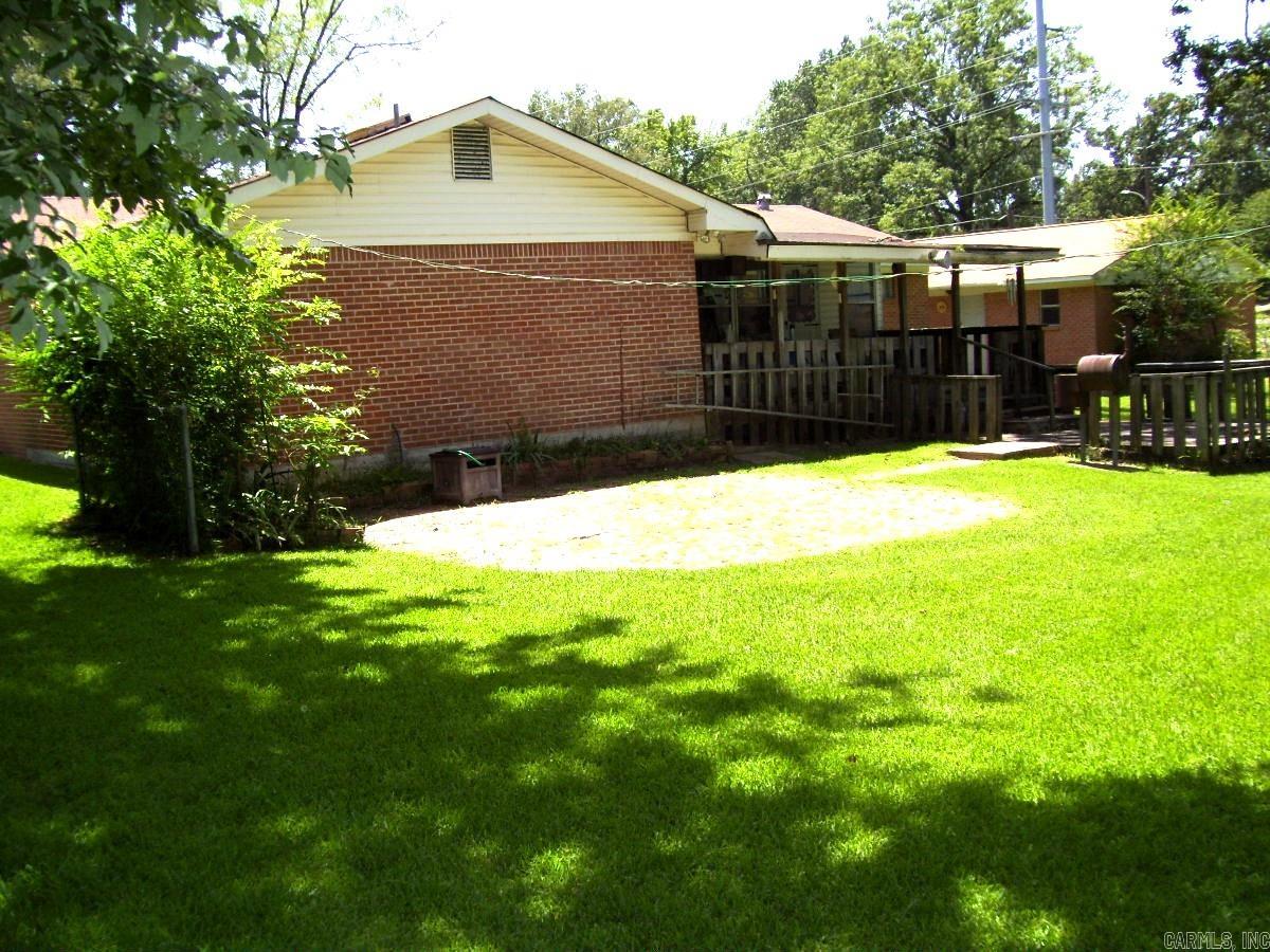 610 Burke St Property Photo 4