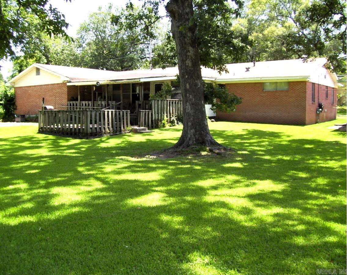 610 Burke St Property Photo 5