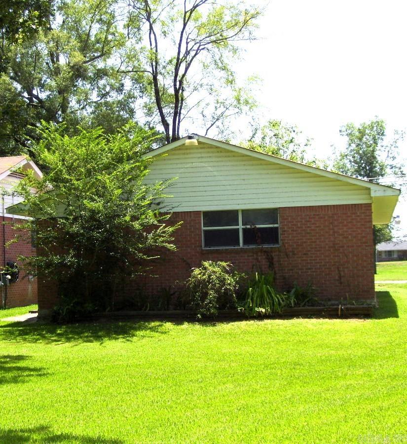 610 Burke St Property Photo 6