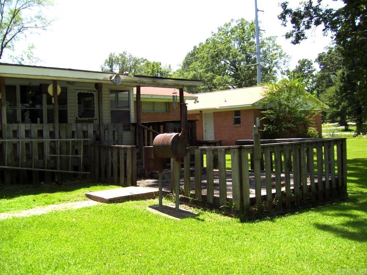610 Burke St Property Photo 7