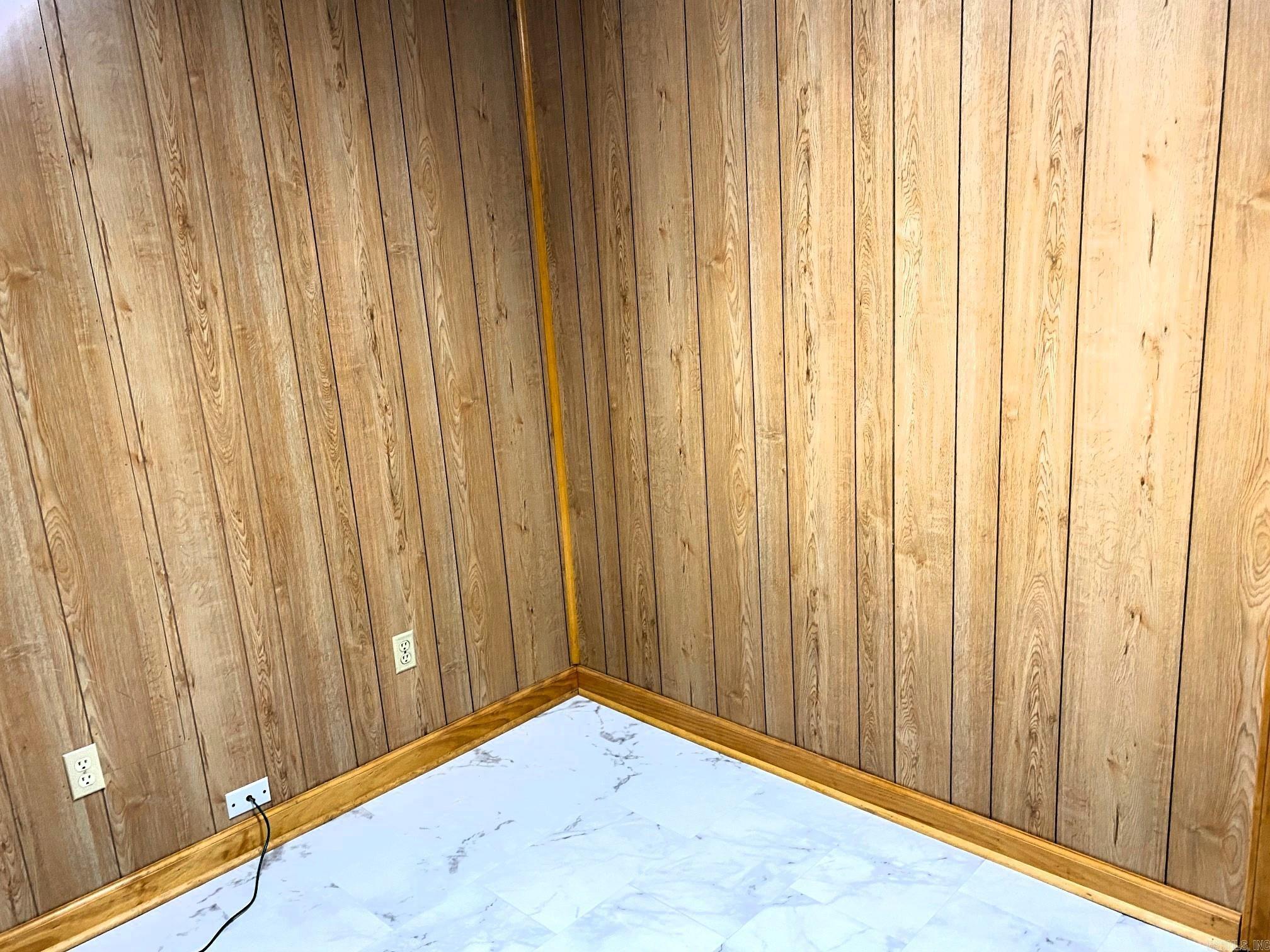 610 Burke St Property Photo 17
