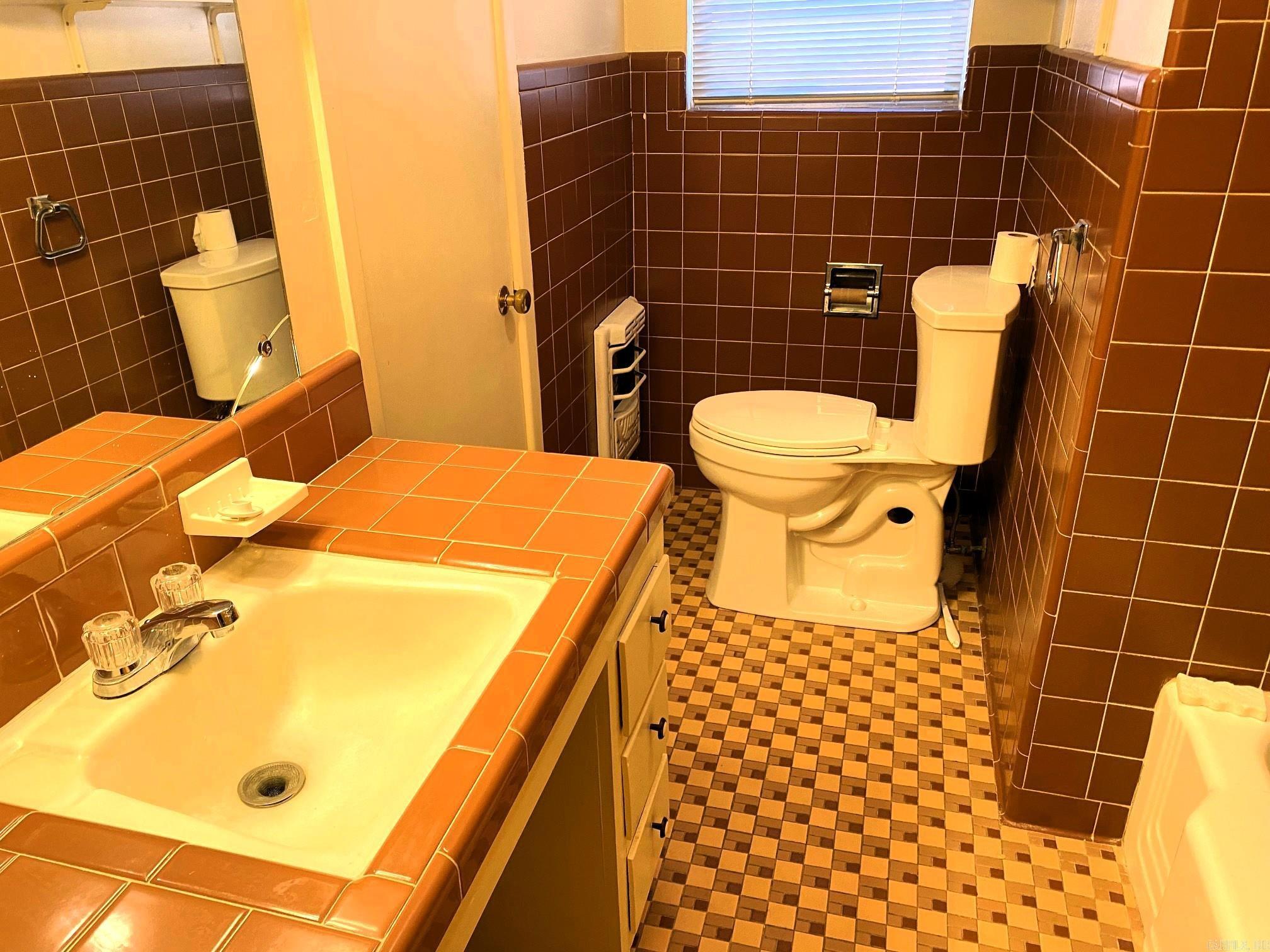 610 Burke St Property Photo 26
