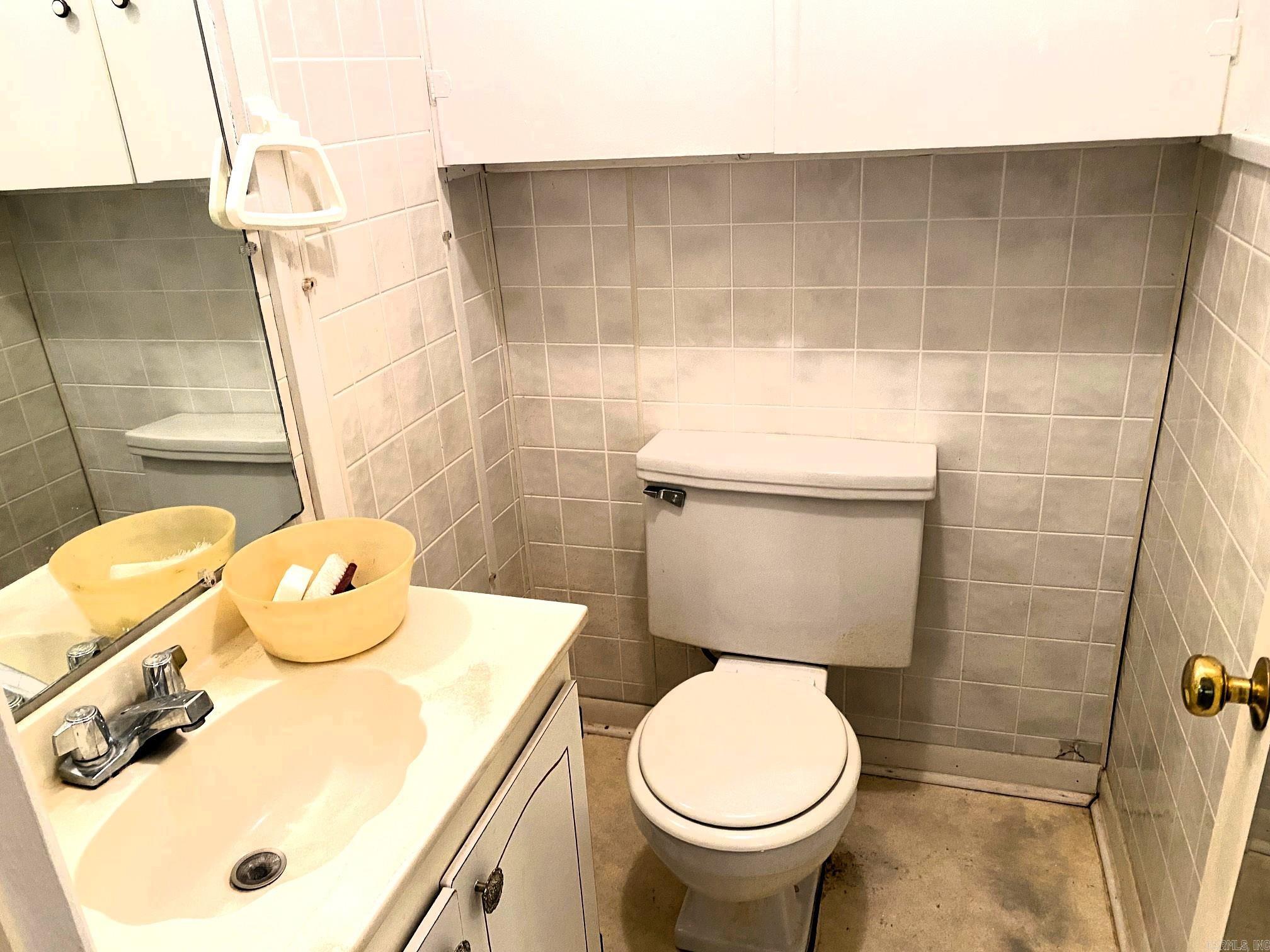 610 Burke St Property Photo 28