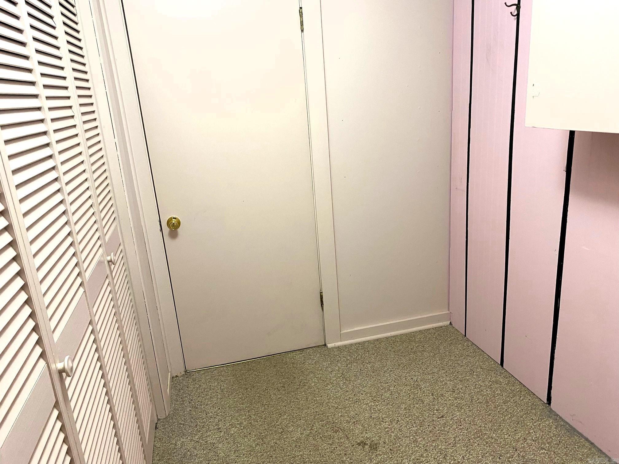 610 Burke St Property Photo 32