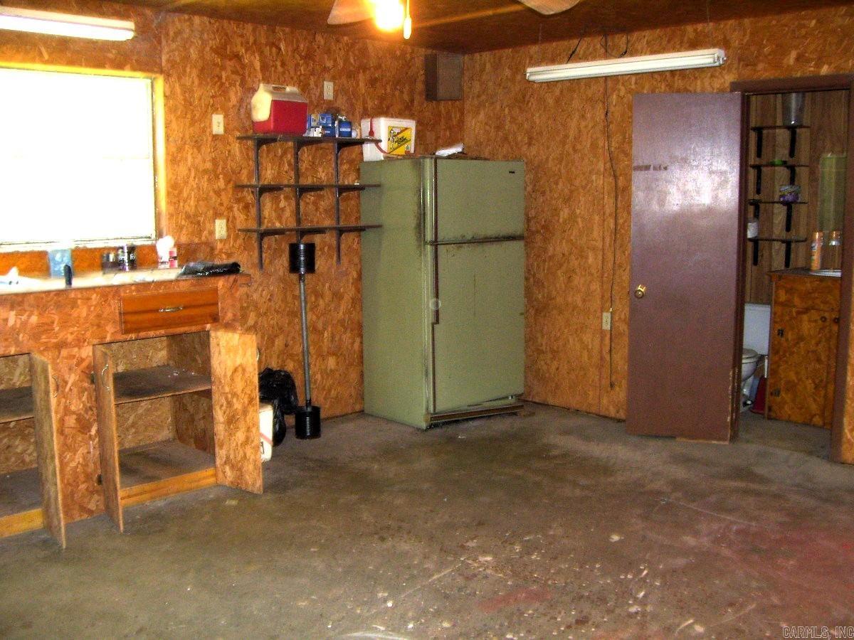 610 Burke St Property Photo 35