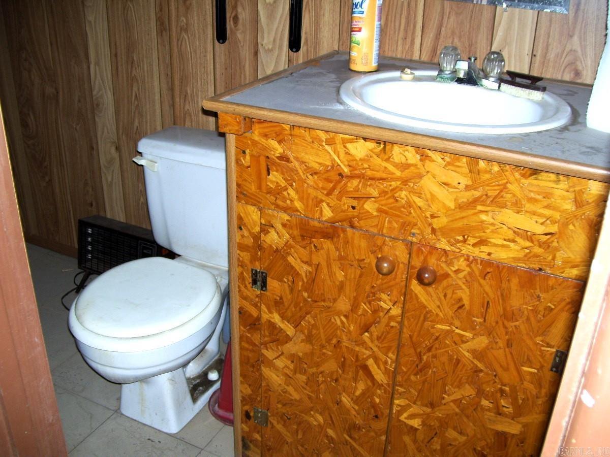 610 Burke St Property Photo 36