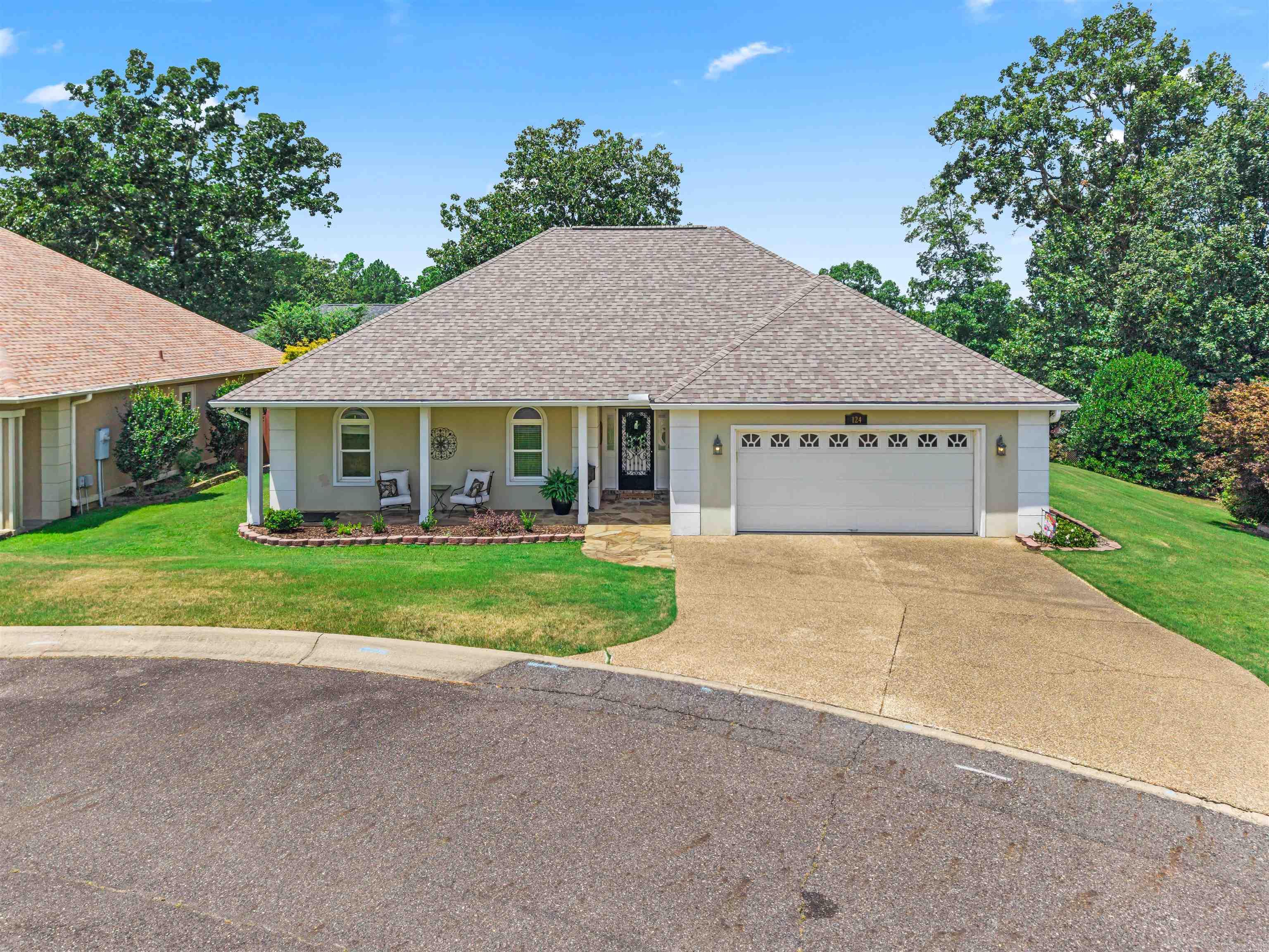 124 Garden View Property Photo 2