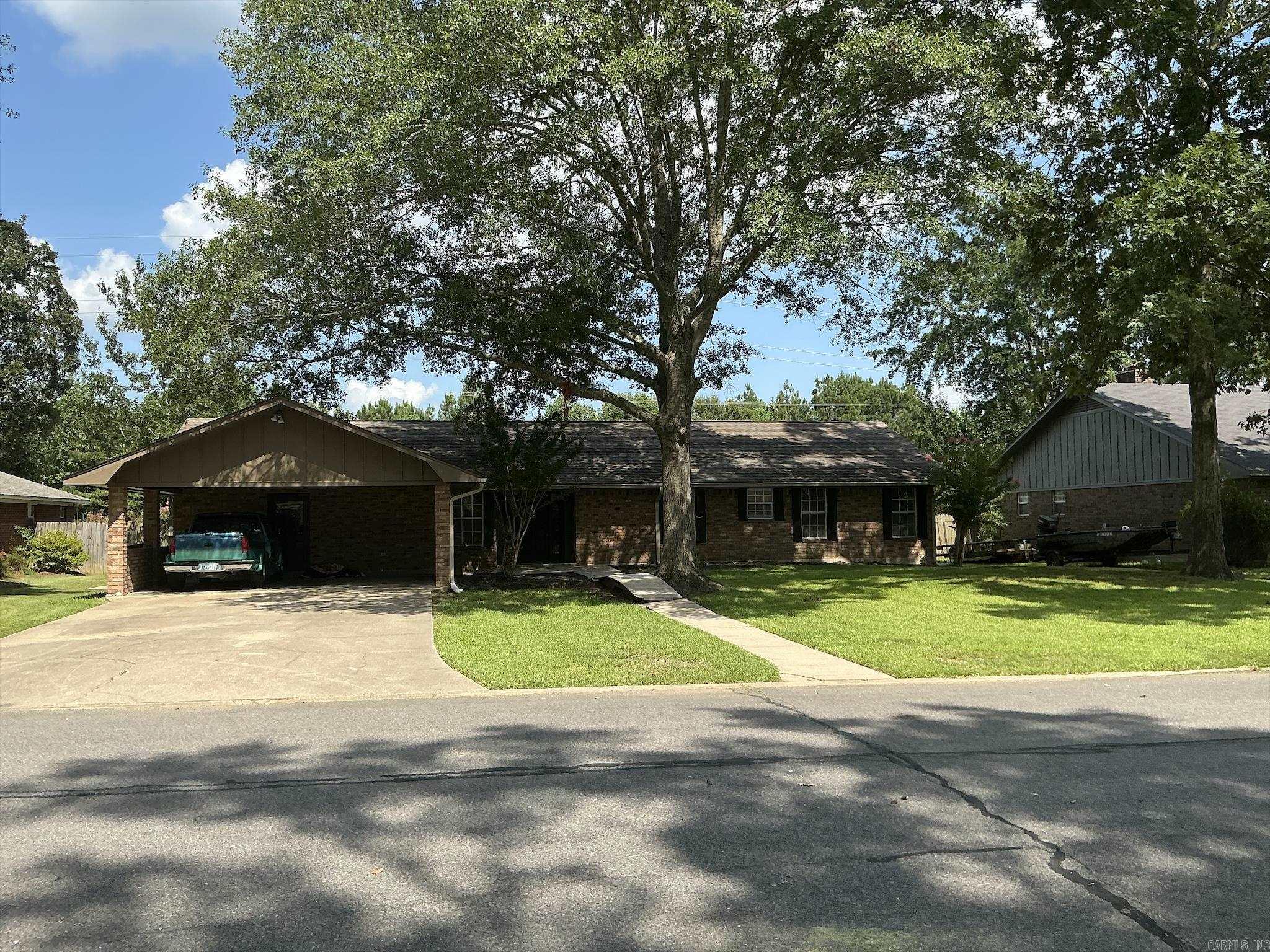 1015 ASH Property Photo 1