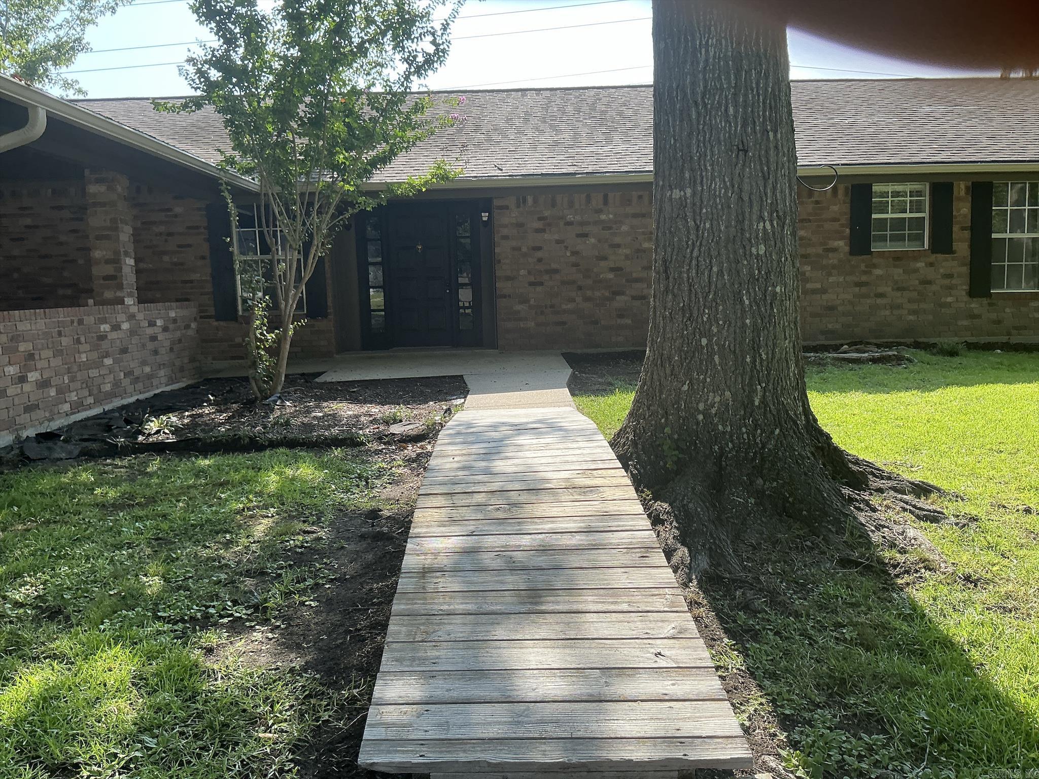1015 Ash Property Photo 4