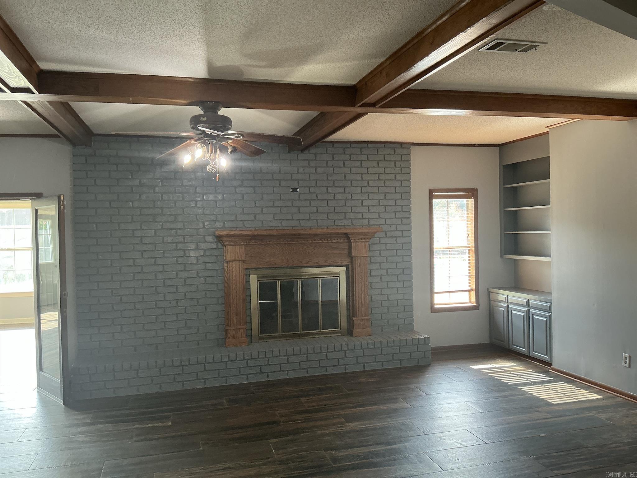 1015 Ash Property Photo 7