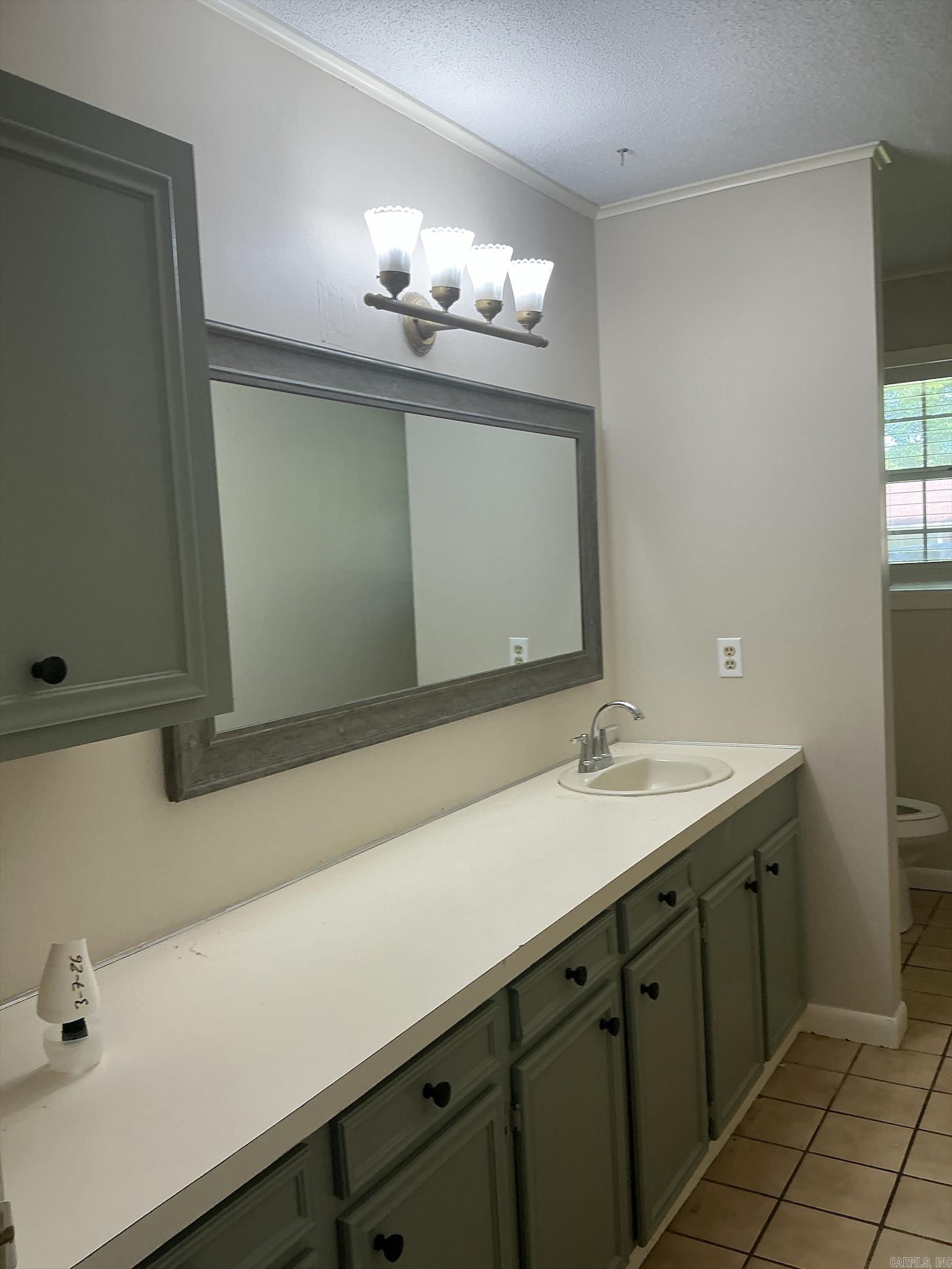 1015 Ash Property Photo 28