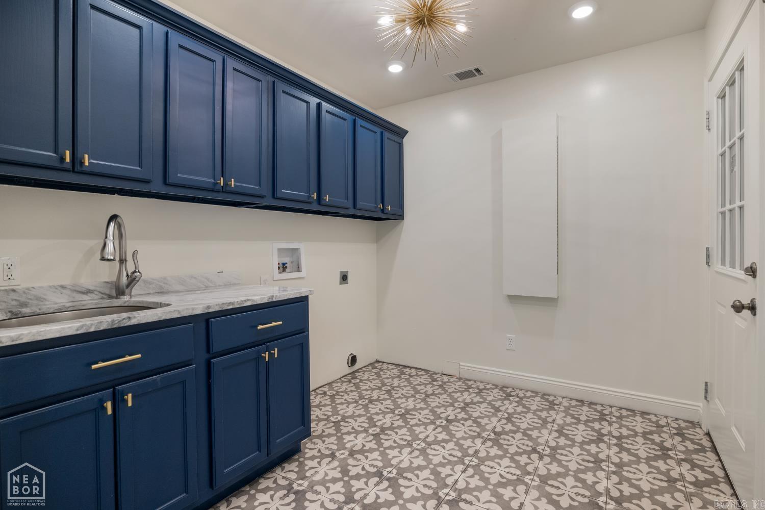 1005 Fairway Drive Property Photo 15