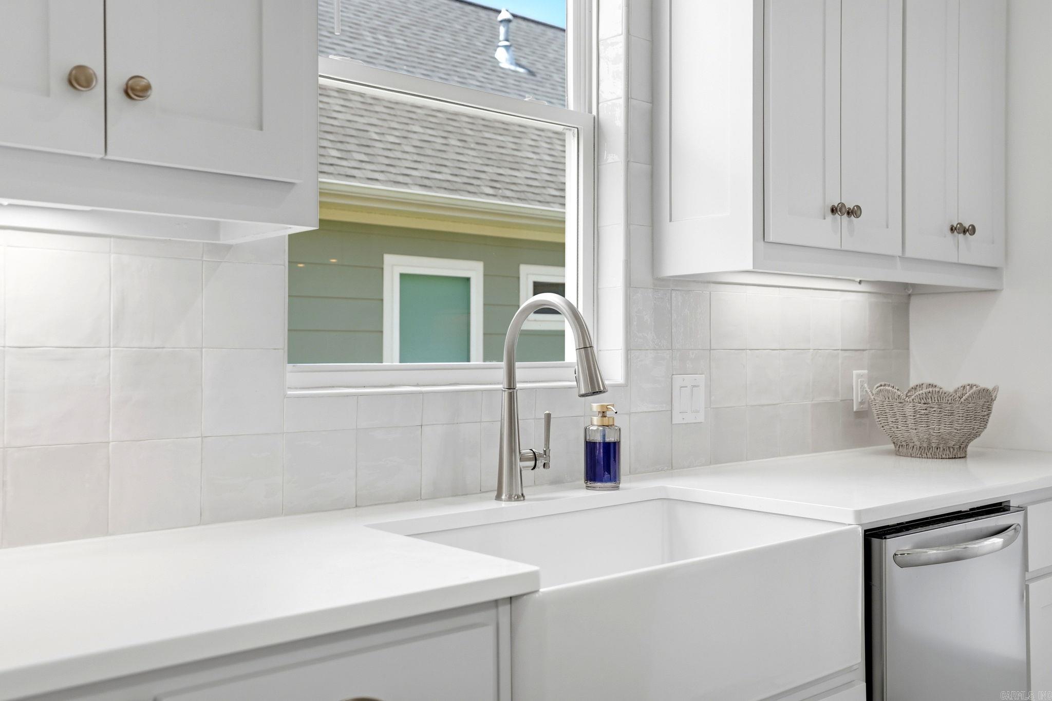 5 W Citron Property Photo 10