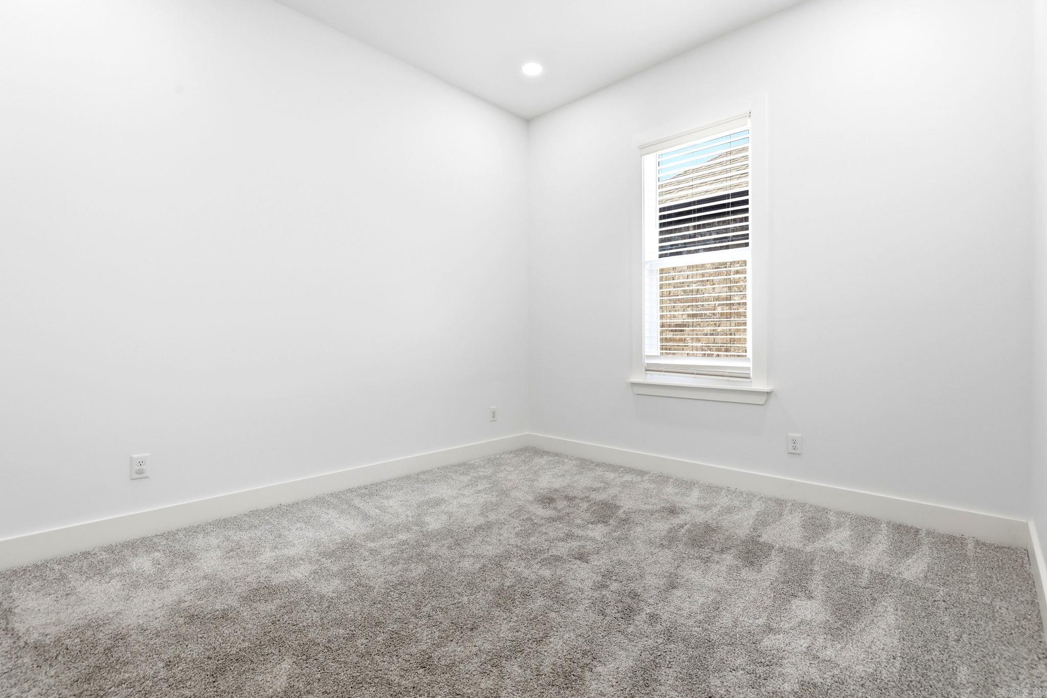 73 Tournay Circle Property Photo 21