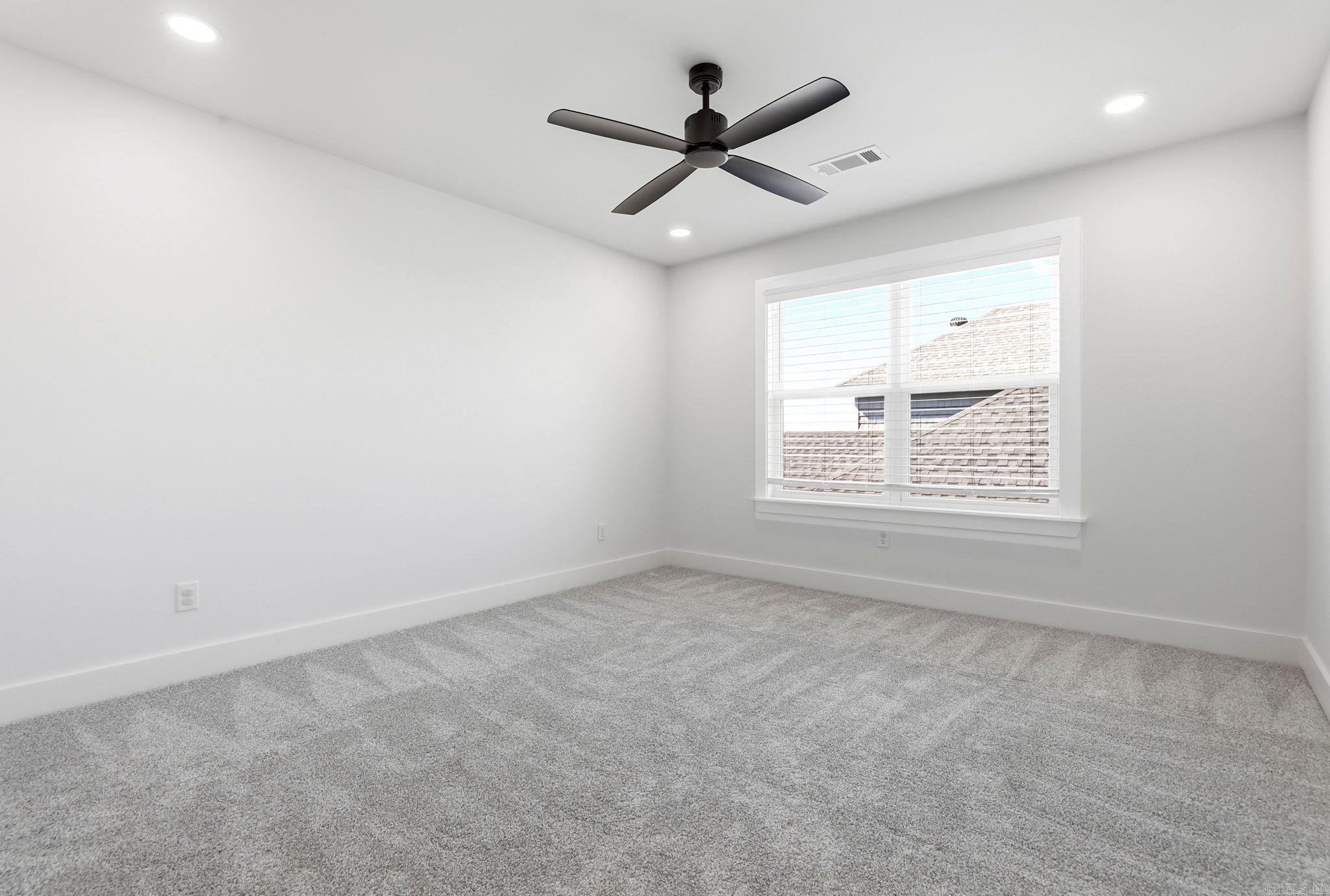 73 Tournay Circle Property Photo 24