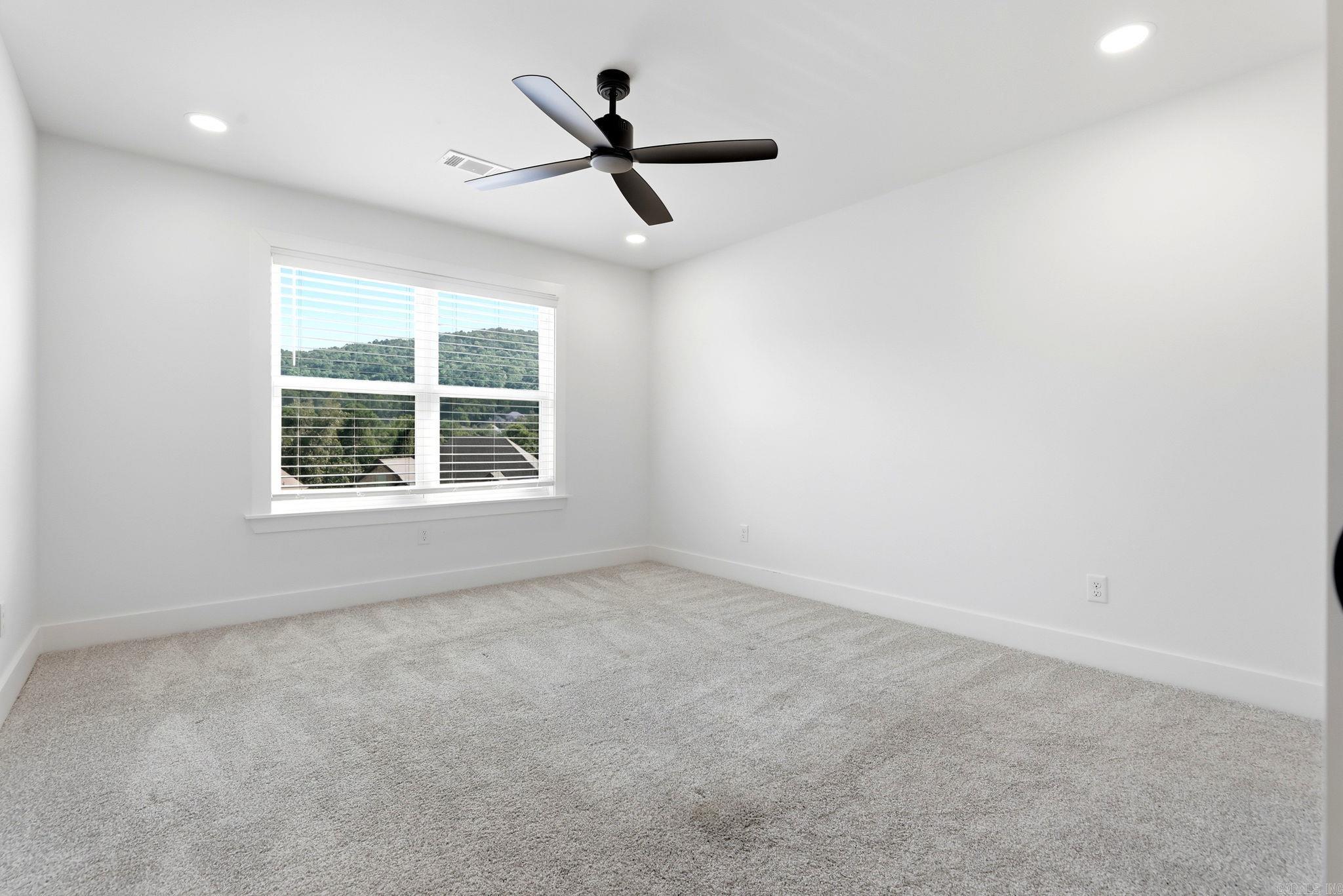 73 Tournay Circle Property Photo 37