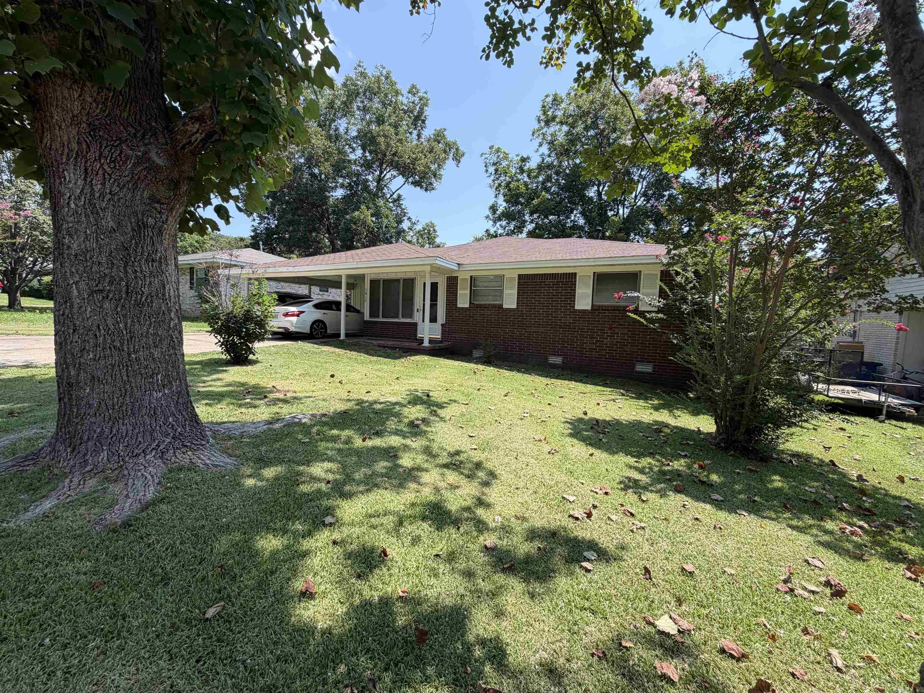 5812 Del Prado Drive Property Photo 3