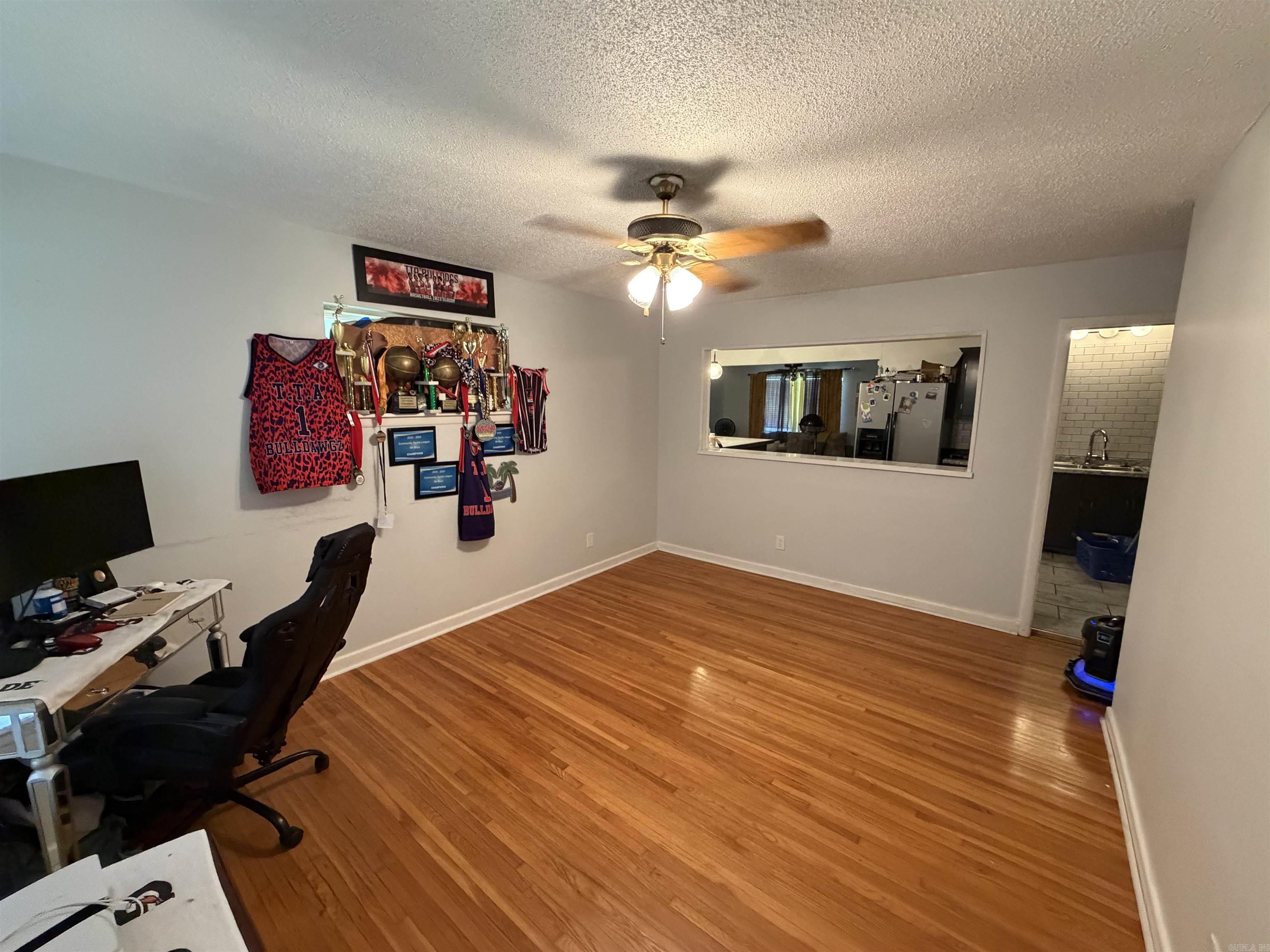 5812 Del Prado Drive Property Photo 4
