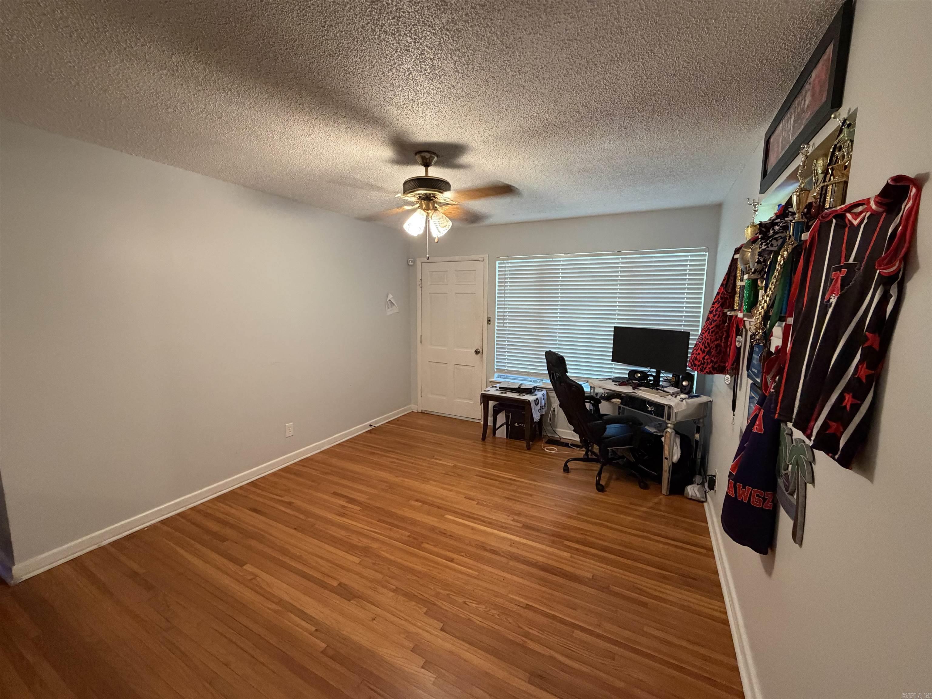 5812 Del Prado Drive Property Photo 5