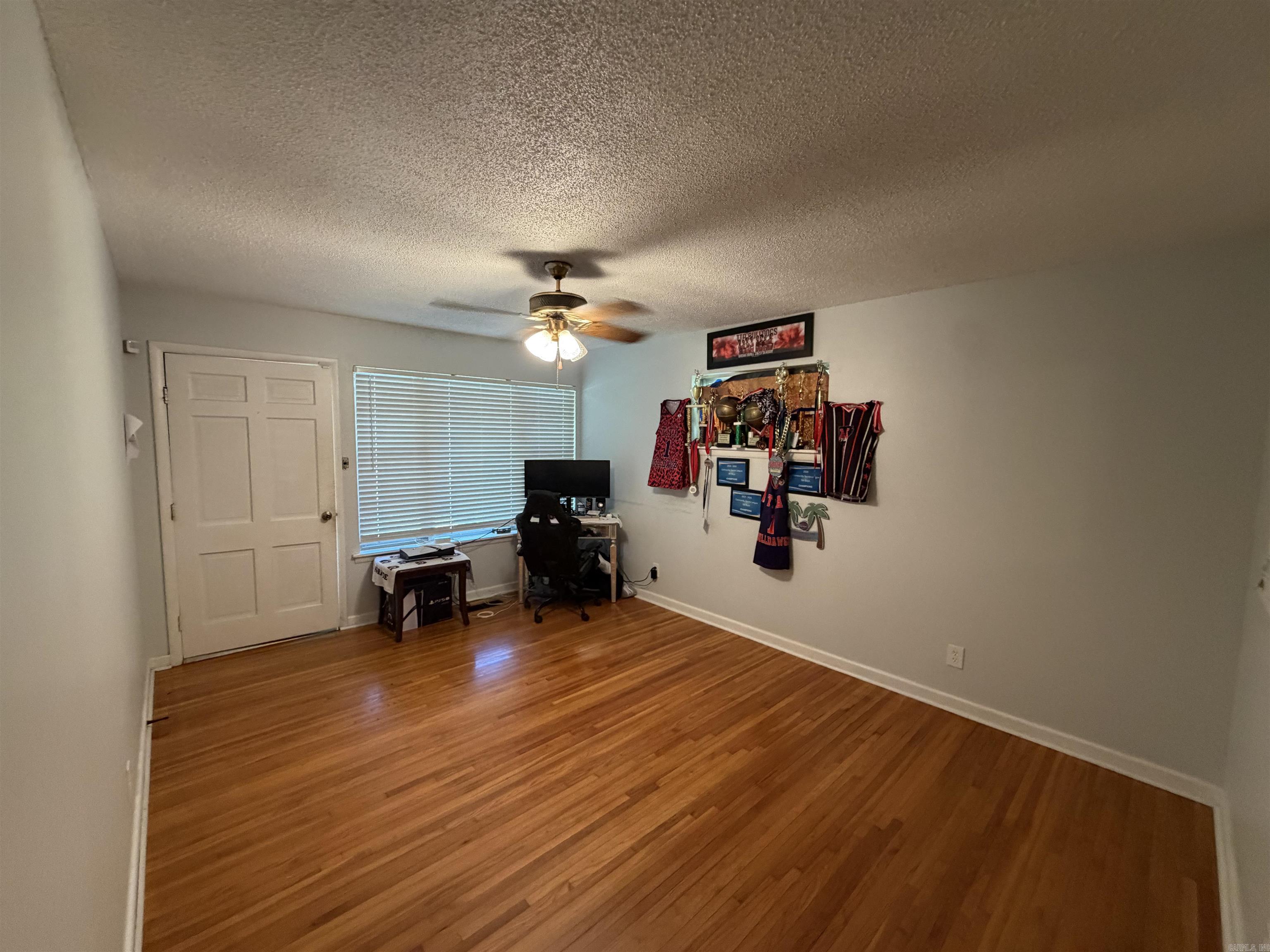 5812 Del Prado Drive Property Photo 6