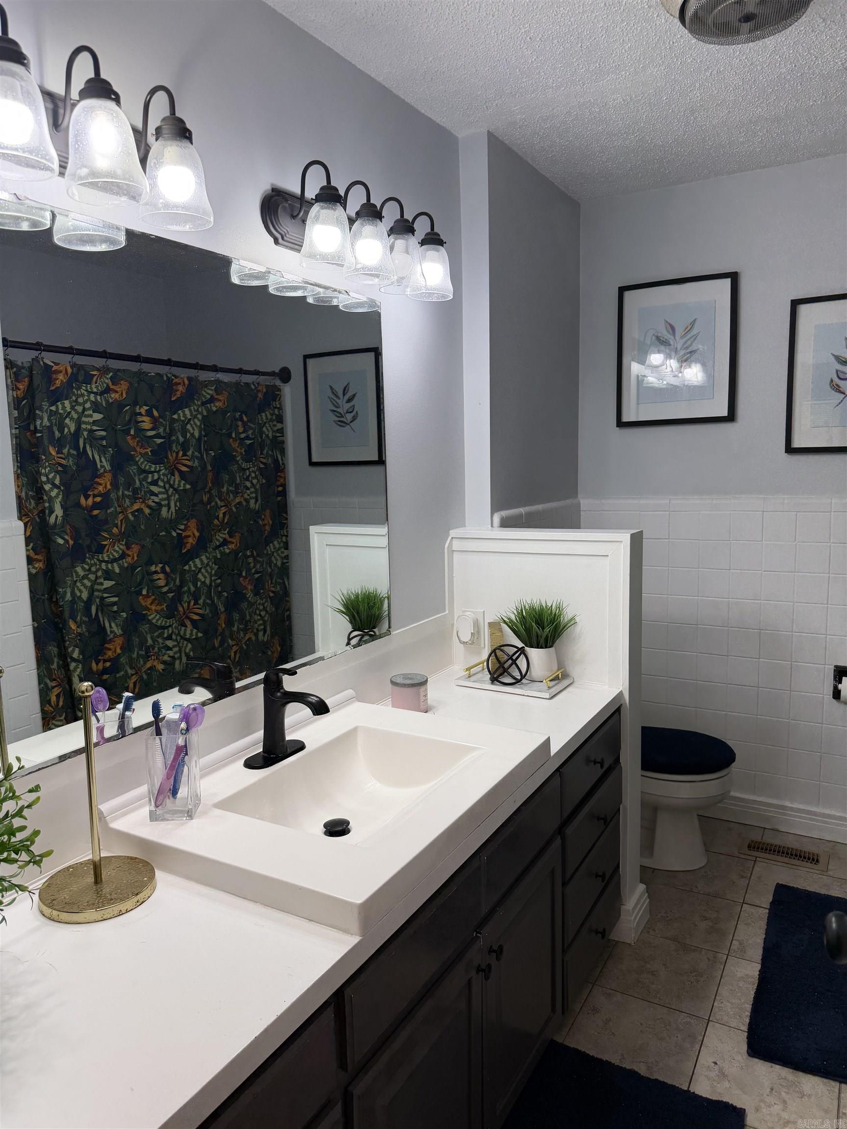 5812 Del Prado Drive Property Photo 9
