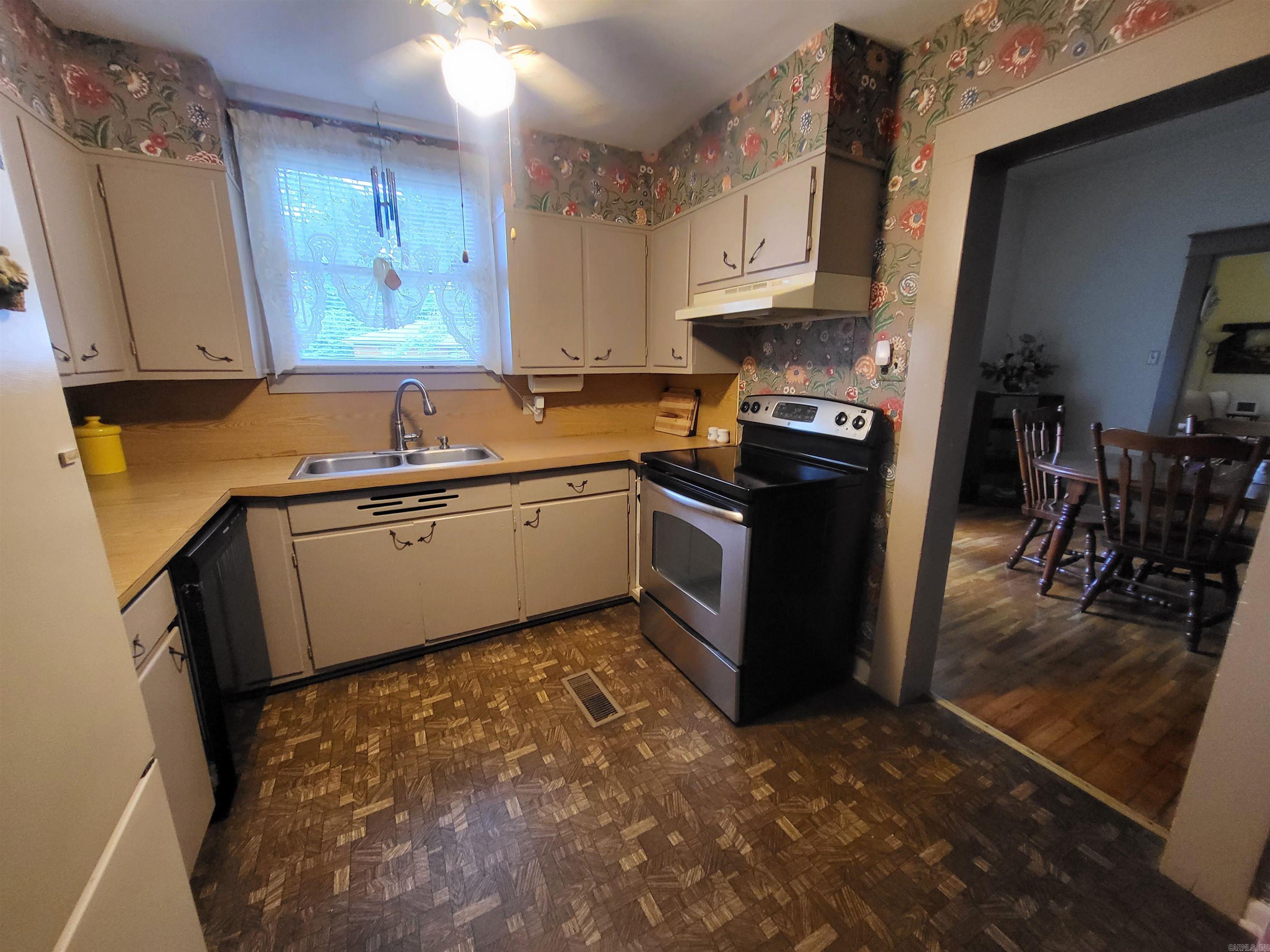 918 Twin Oaks Avenue Property Photo 7
