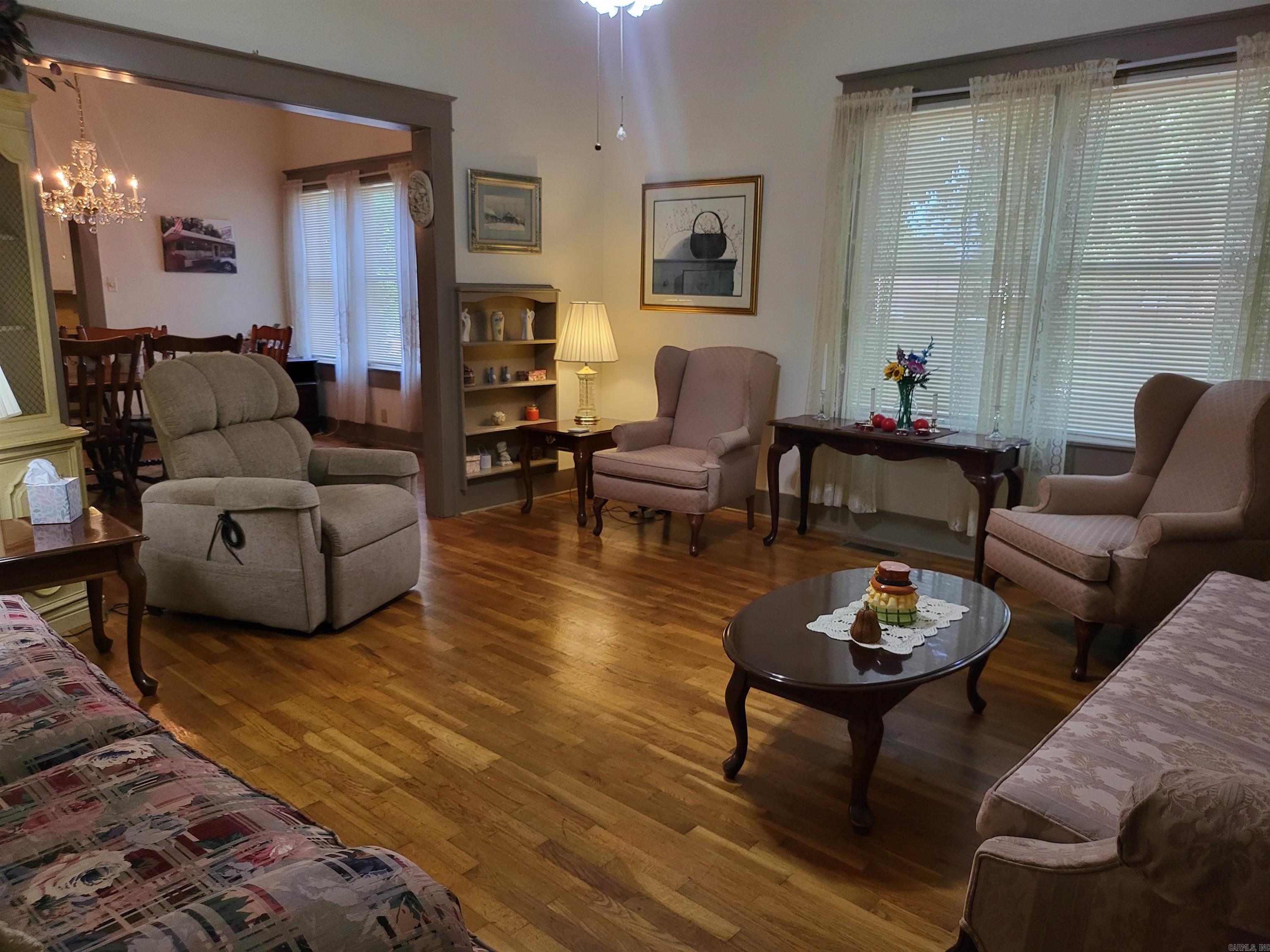 918 Twin Oaks Avenue Property Photo 13