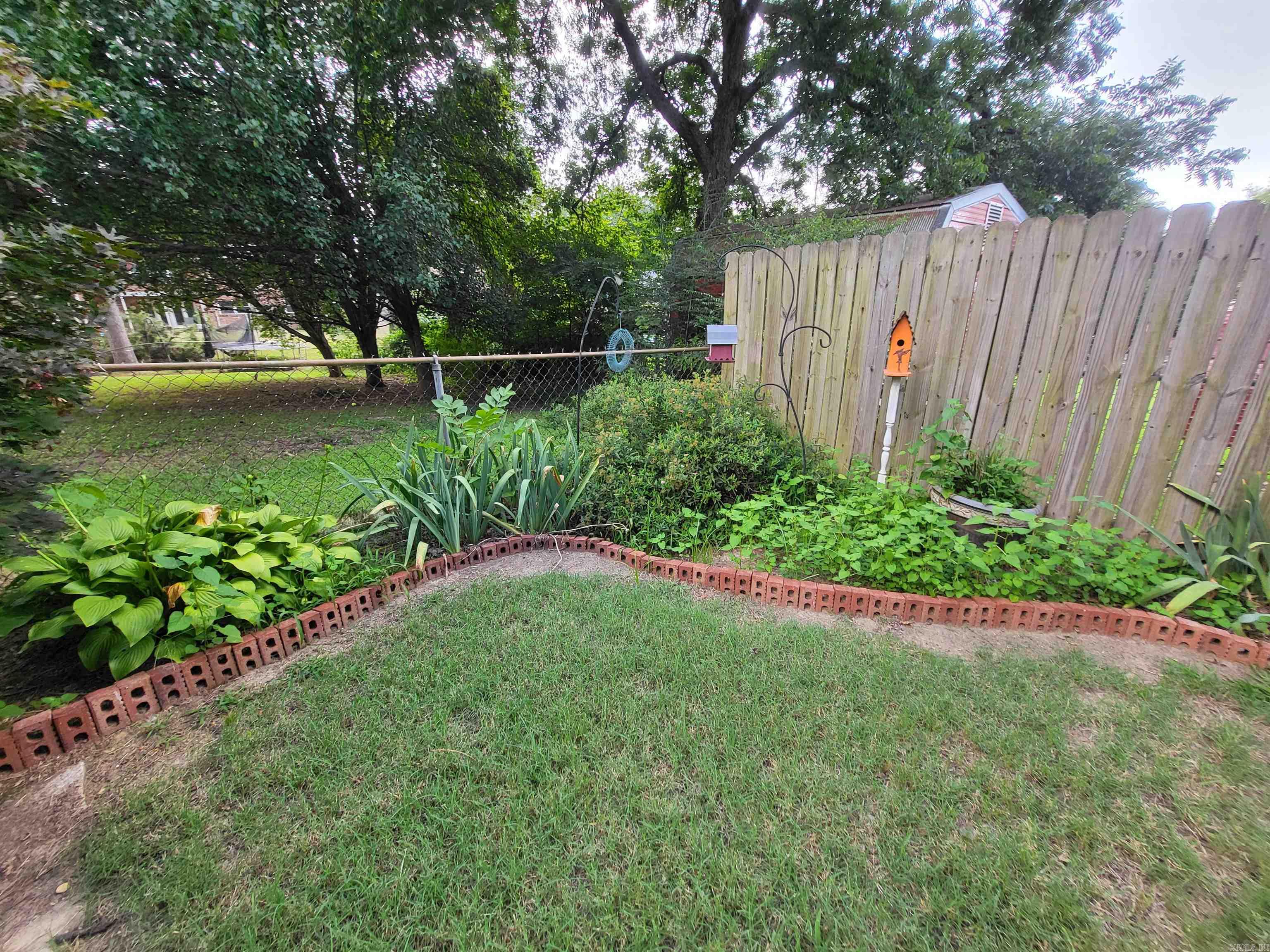 918 Twin Oaks Avenue Property Photo 16