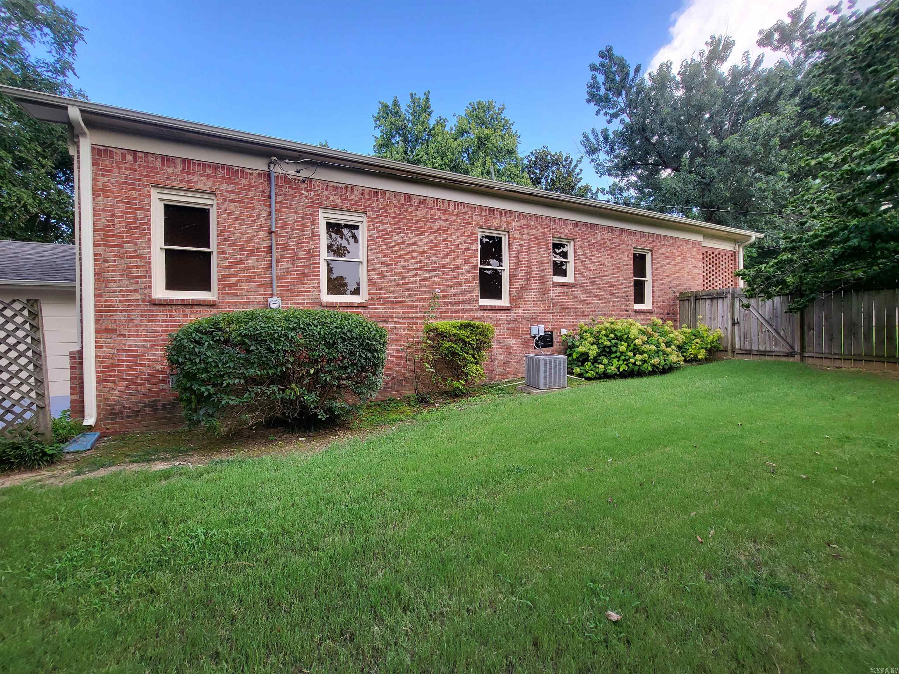 918 Twin Oaks Avenue Property Photo 18