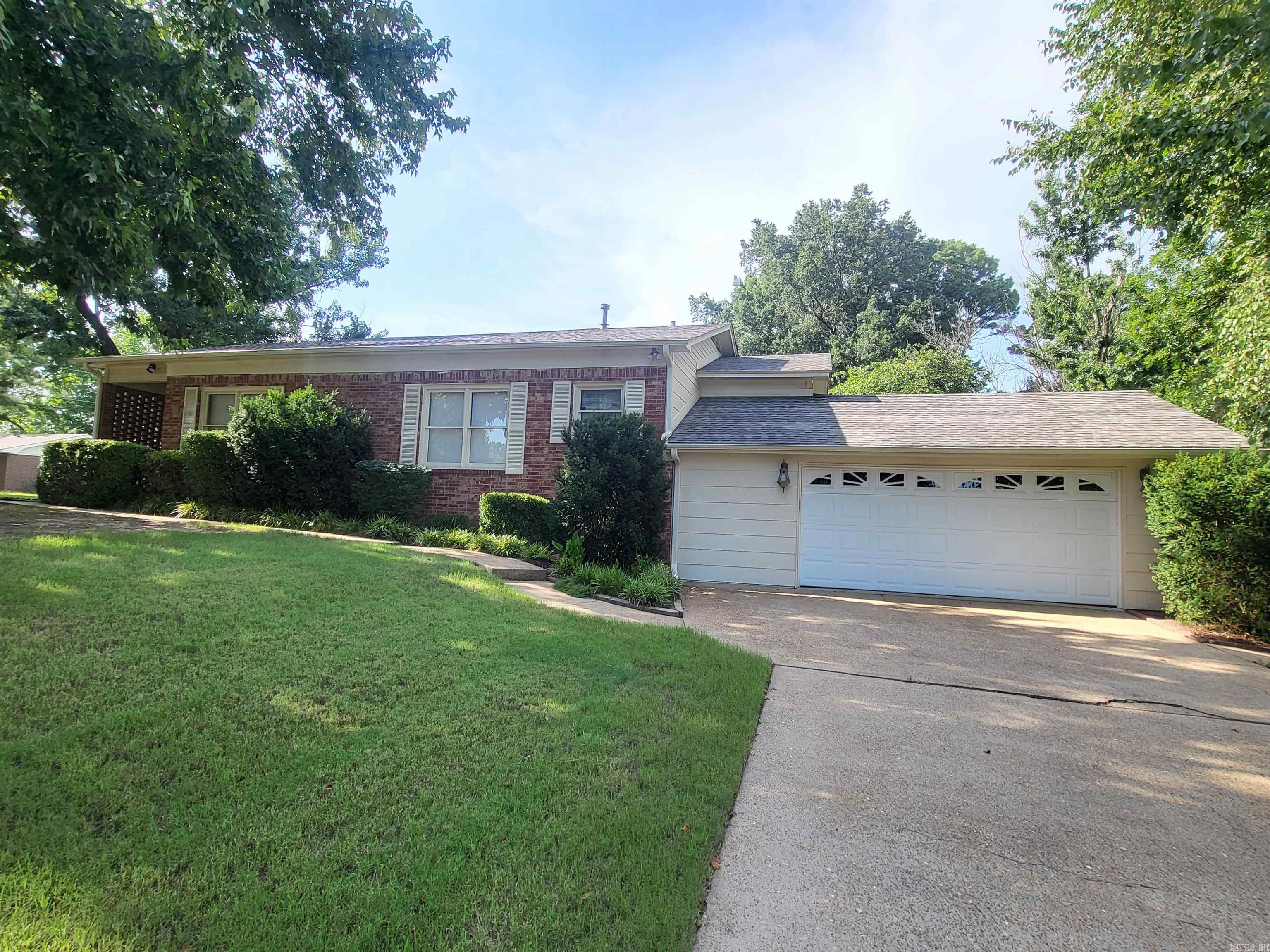 918 Twin Oaks Avenue Property Photo 22